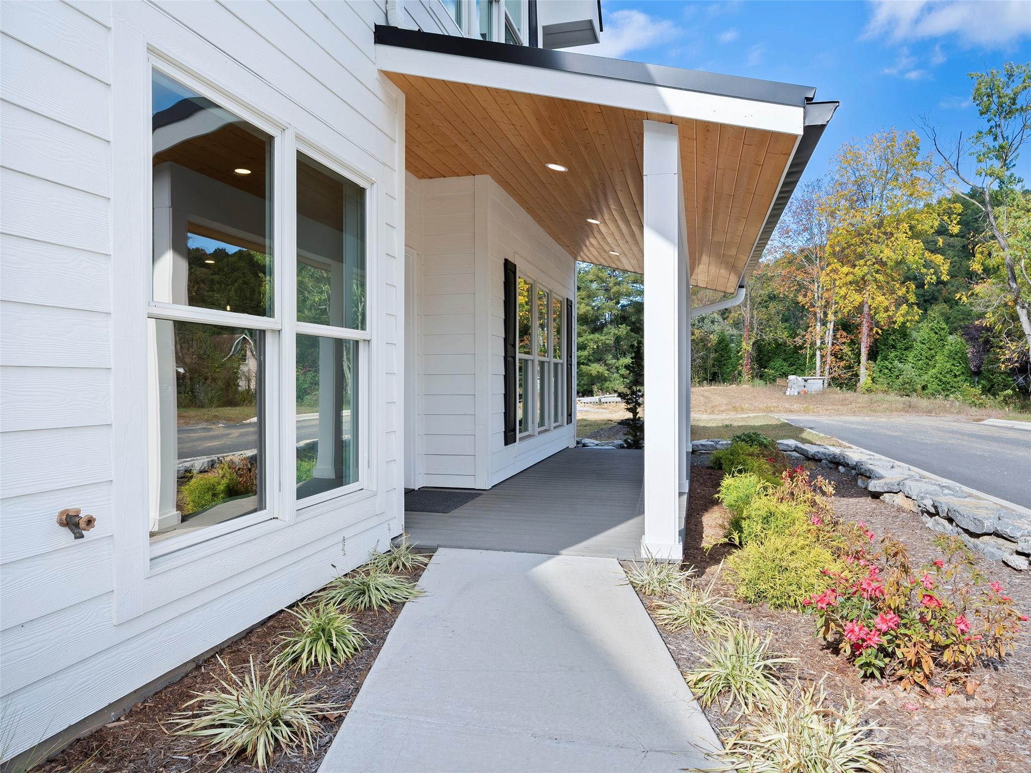 15 Riemar Lane — Waynesville