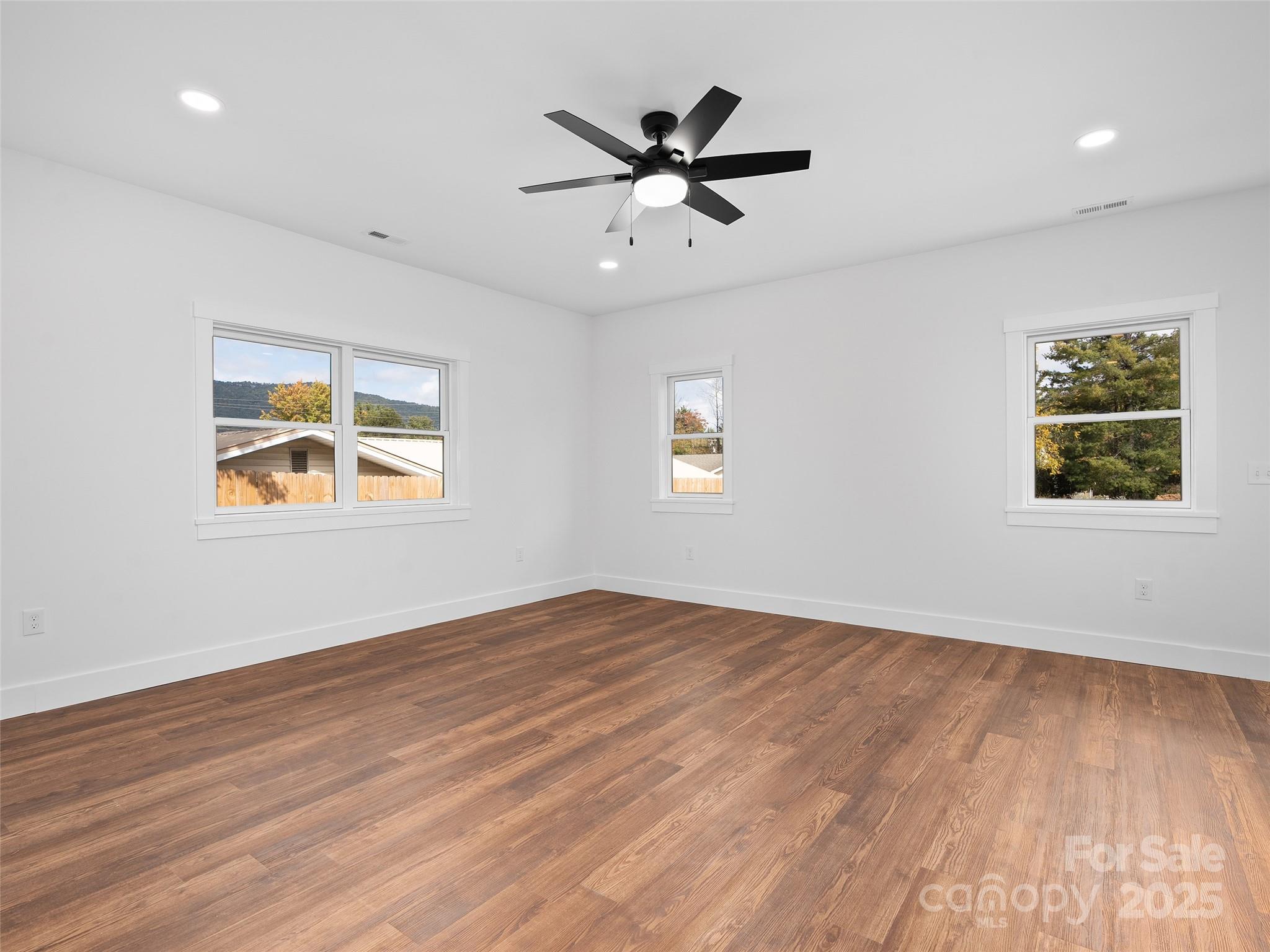 15 Riemar Lane — Waynesville