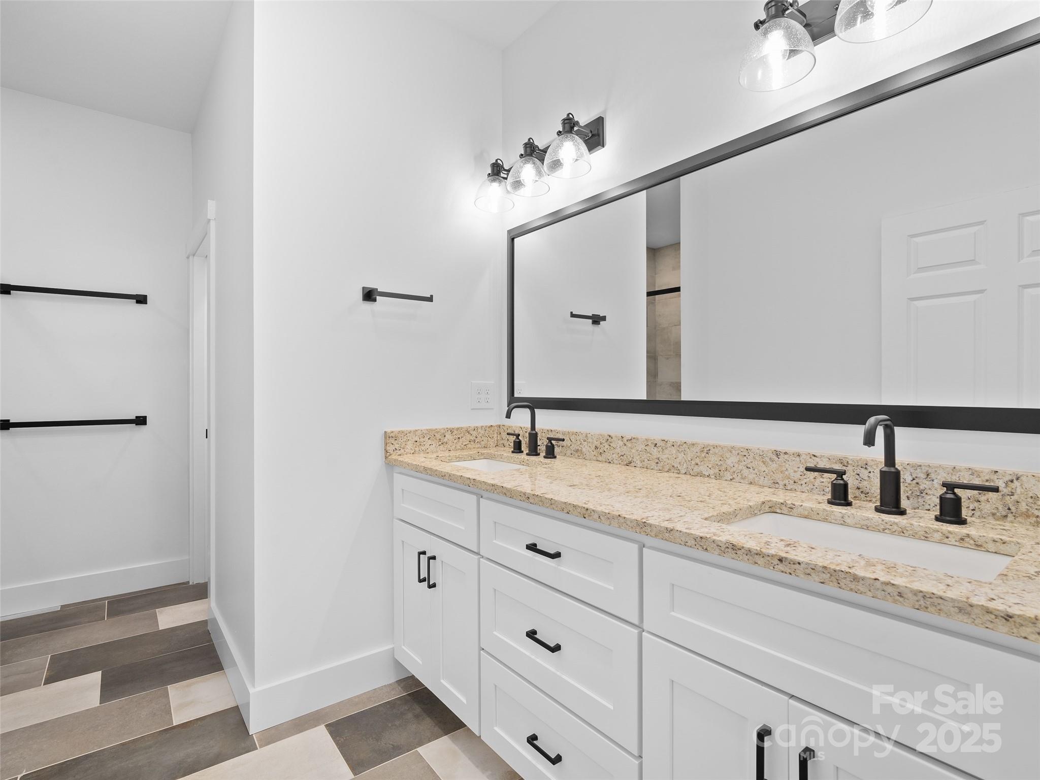 15 Riemar Lane — Waynesville