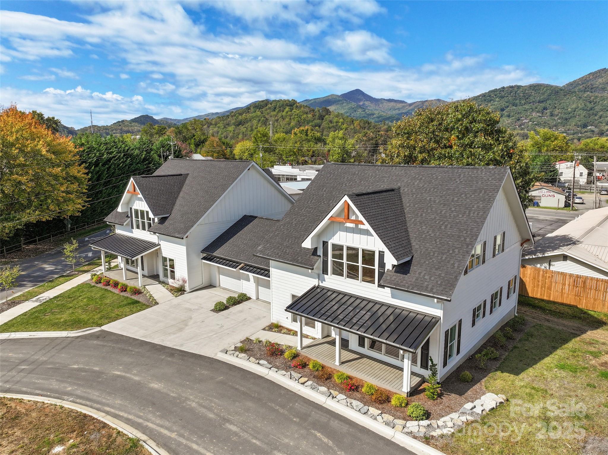 15 Riemar Lane — Waynesville