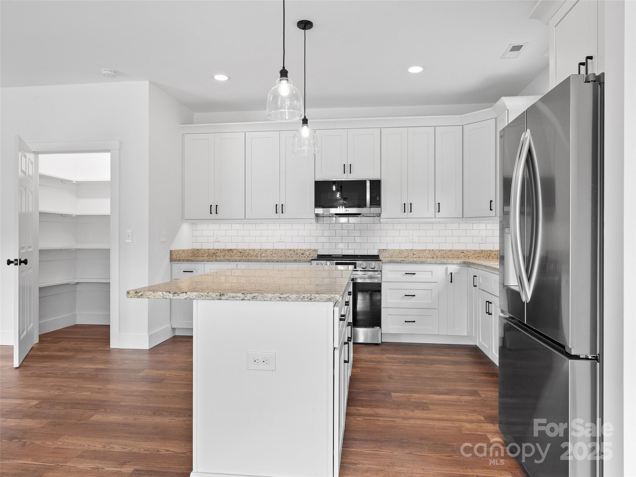 15 Riemar Lane — Waynesville