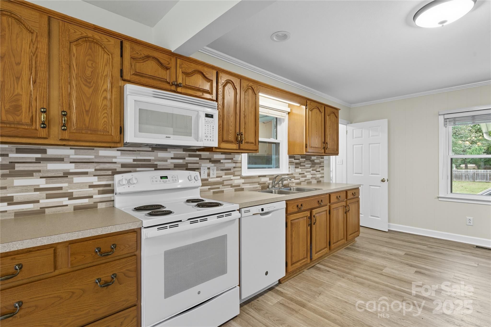 2101 Shady Lane — Monroe
