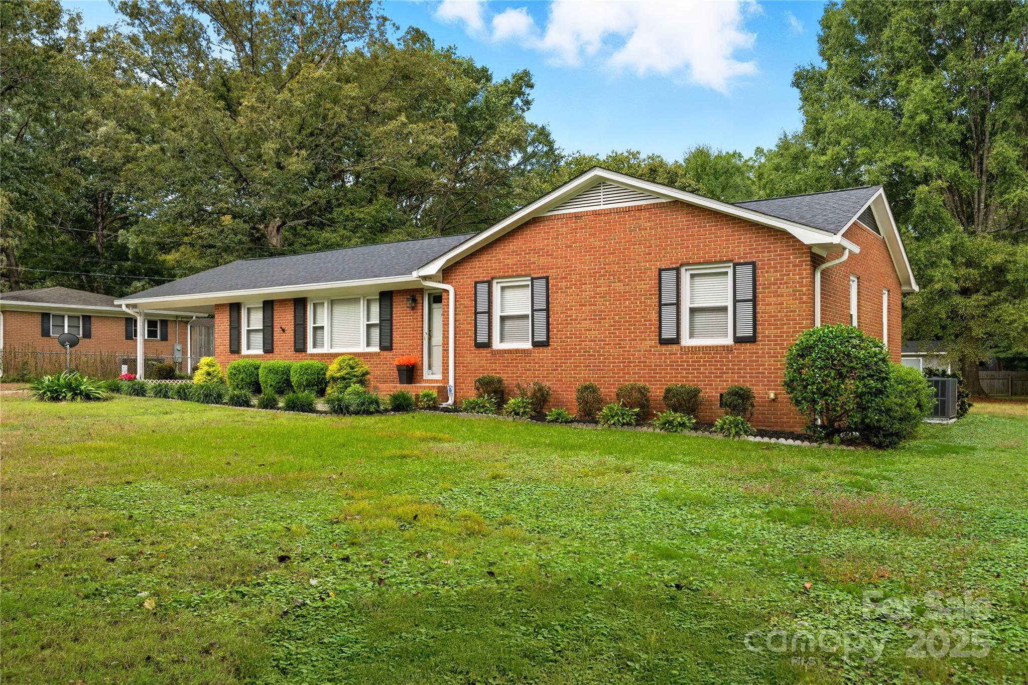 2101 Shady Lane — Monroe