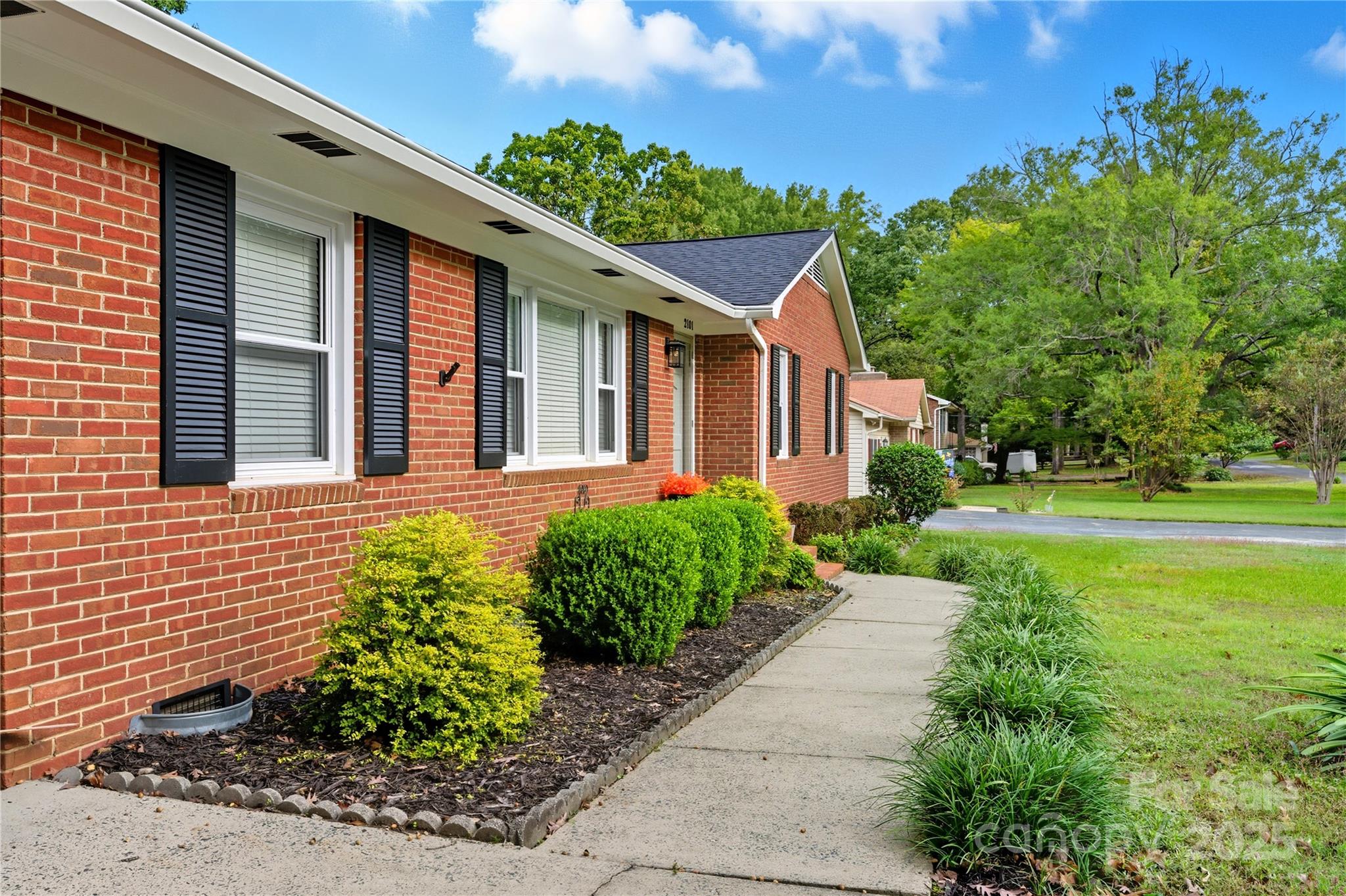 2101 Shady Lane — Monroe