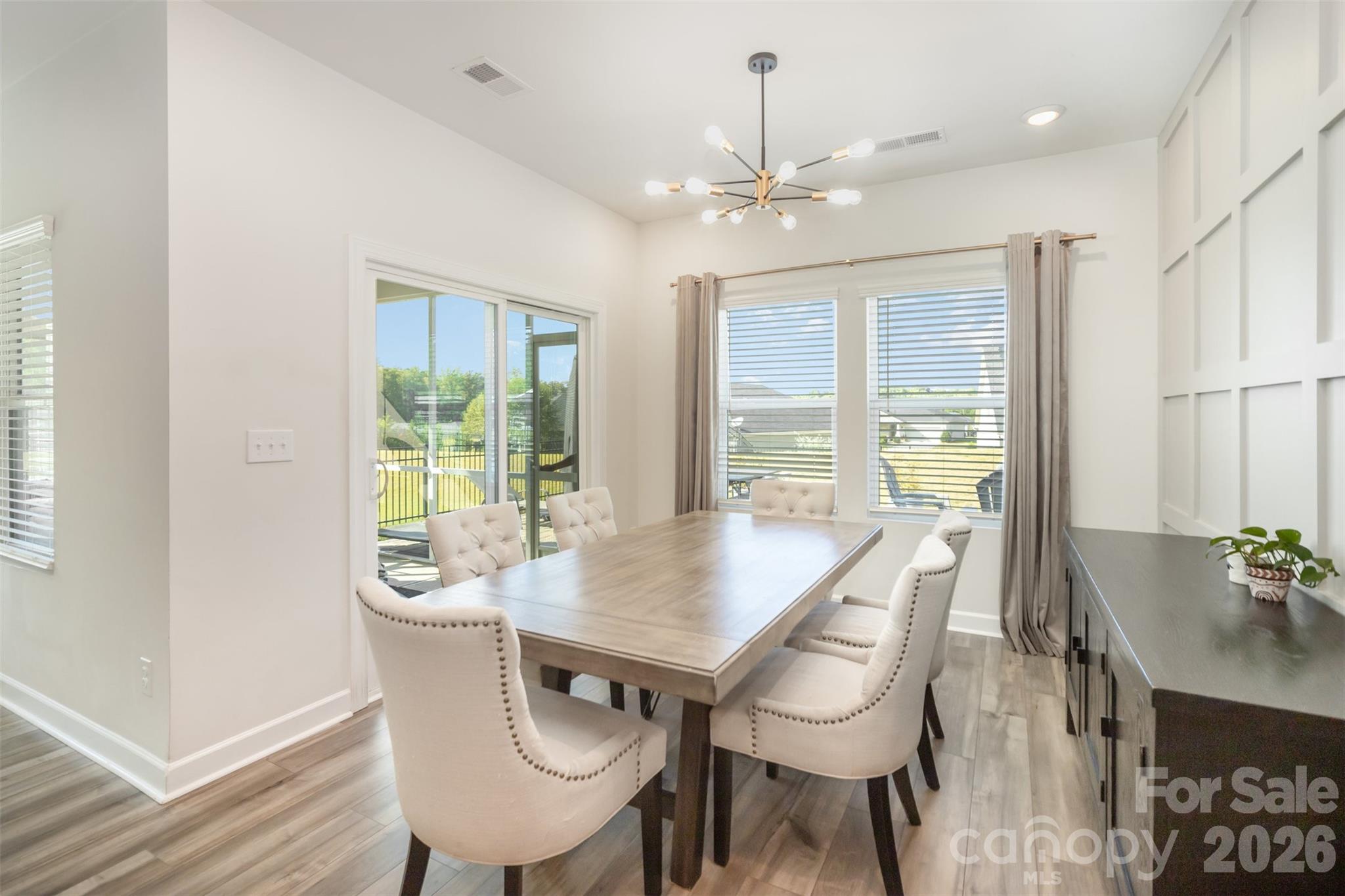 4424 Bright Road — Charlotte