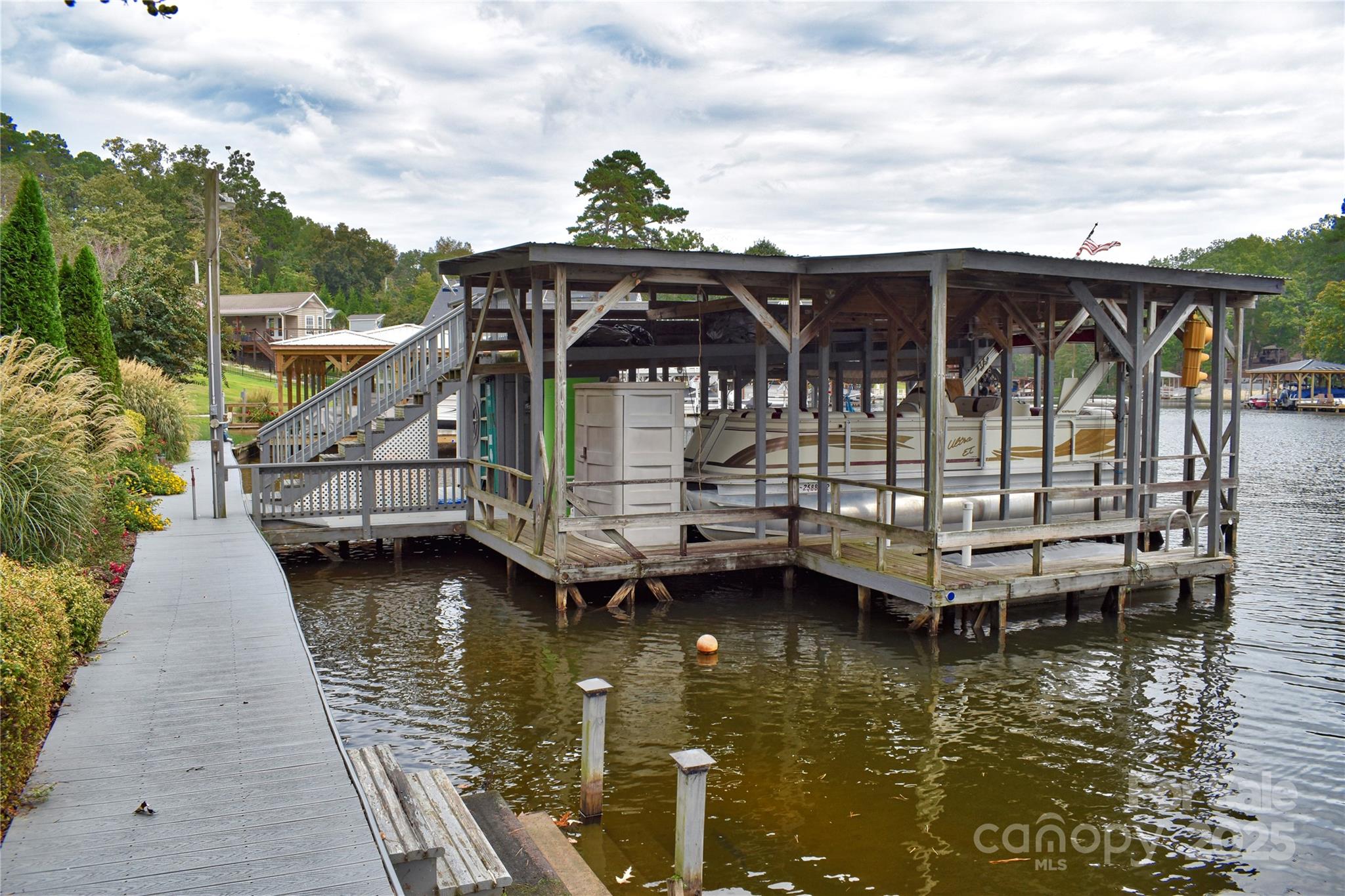 117 Sunrise Point — Badin Lake