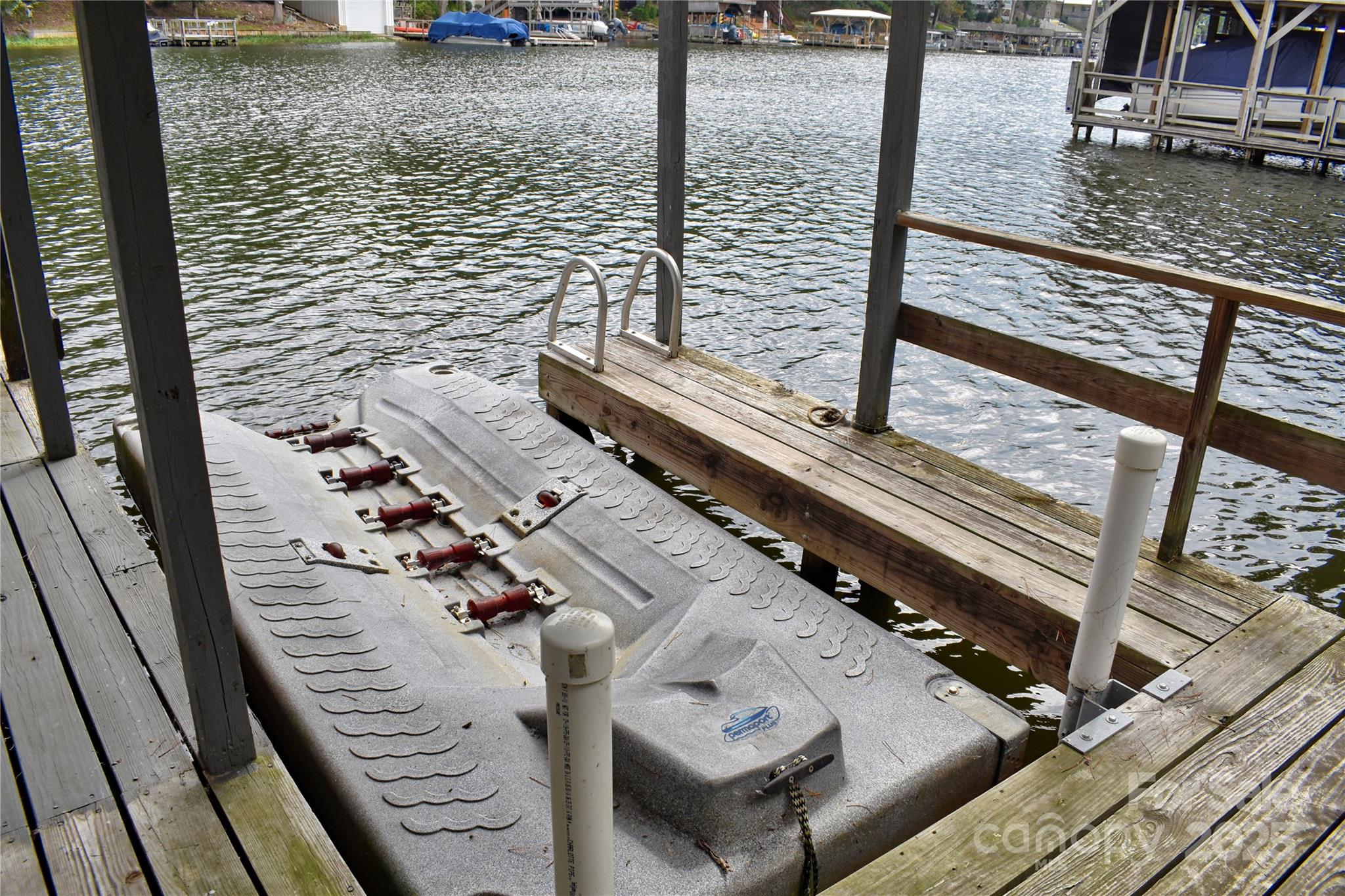 117 Sunrise Point — Badin Lake