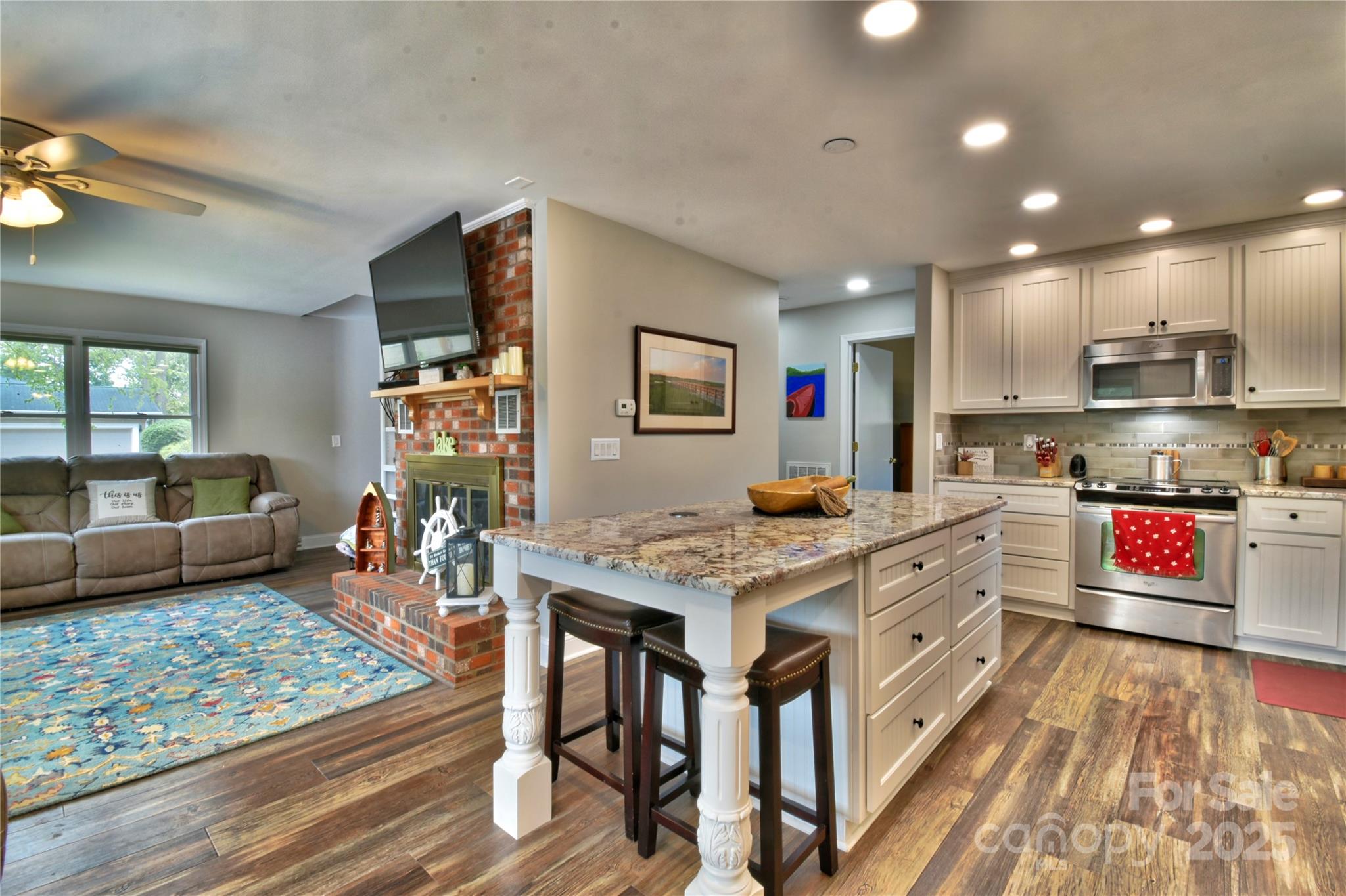 117 Sunrise Point — Badin Lake