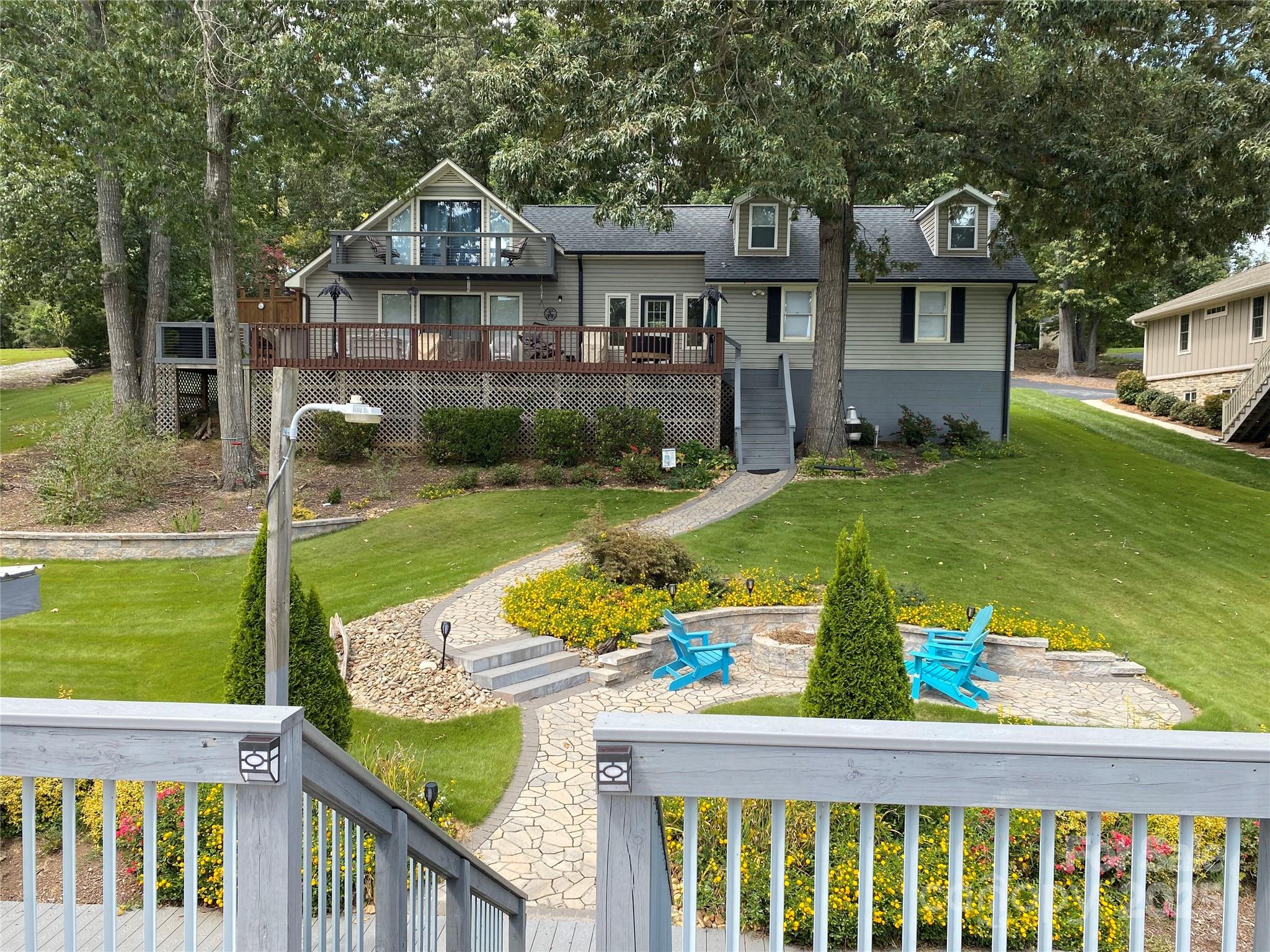 117 Sunrise Point — Badin Lake