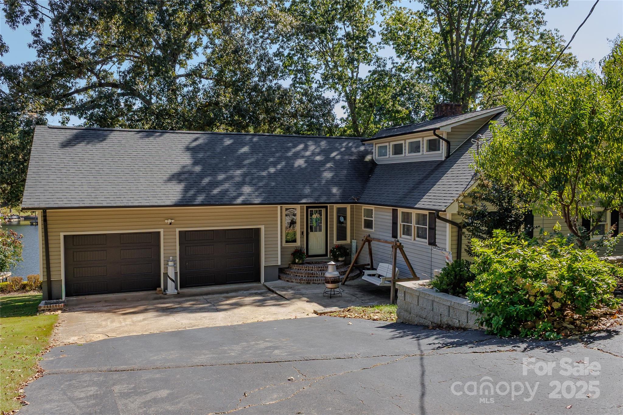 117 Sunrise Point — Badin Lake