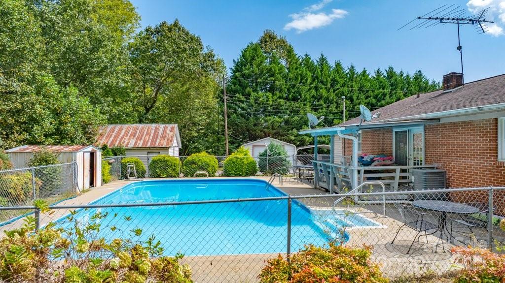489 Ned Mcgimsey Road — Nebo
