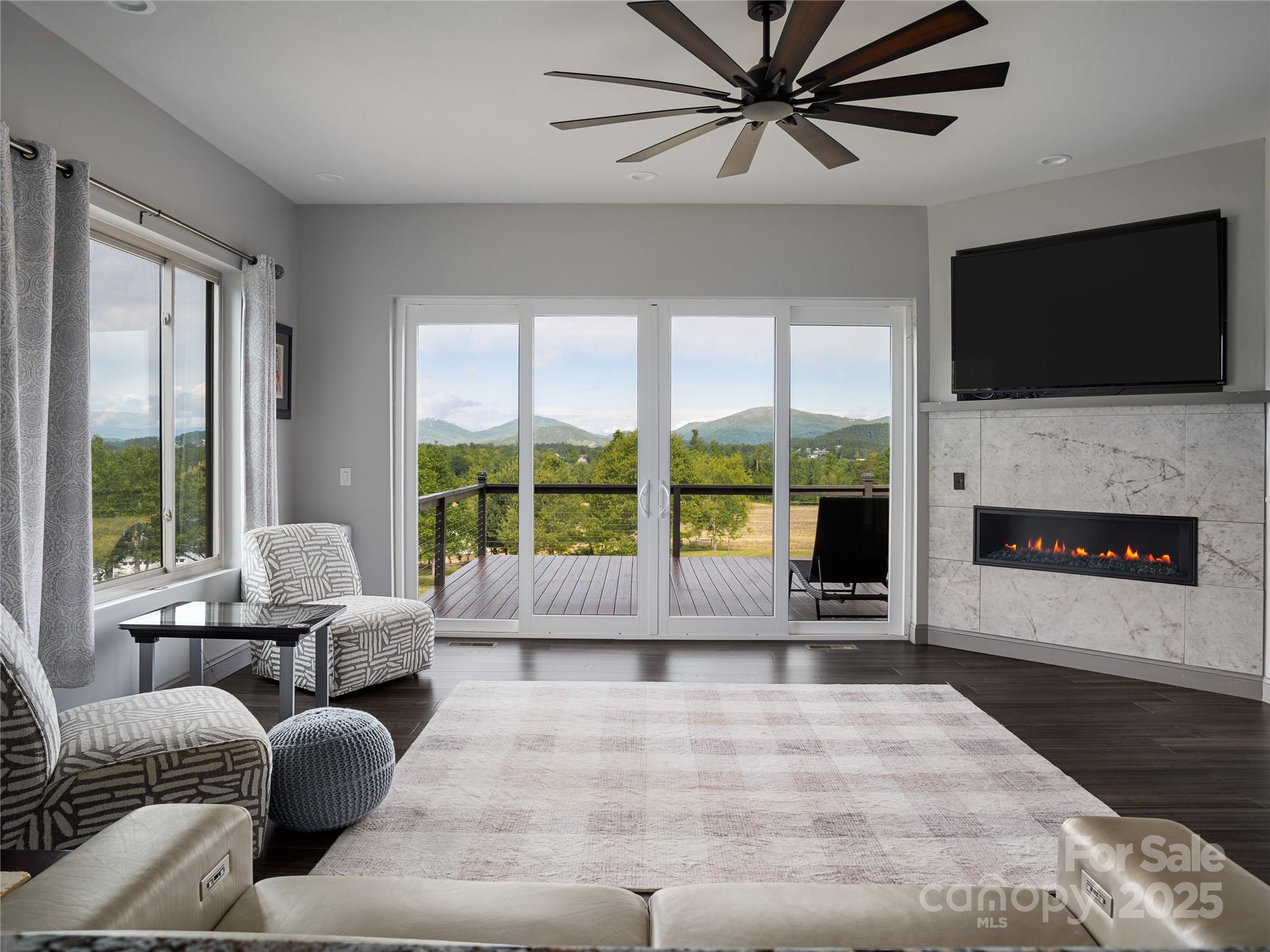 639 Byers Cove Road — Hendersonville