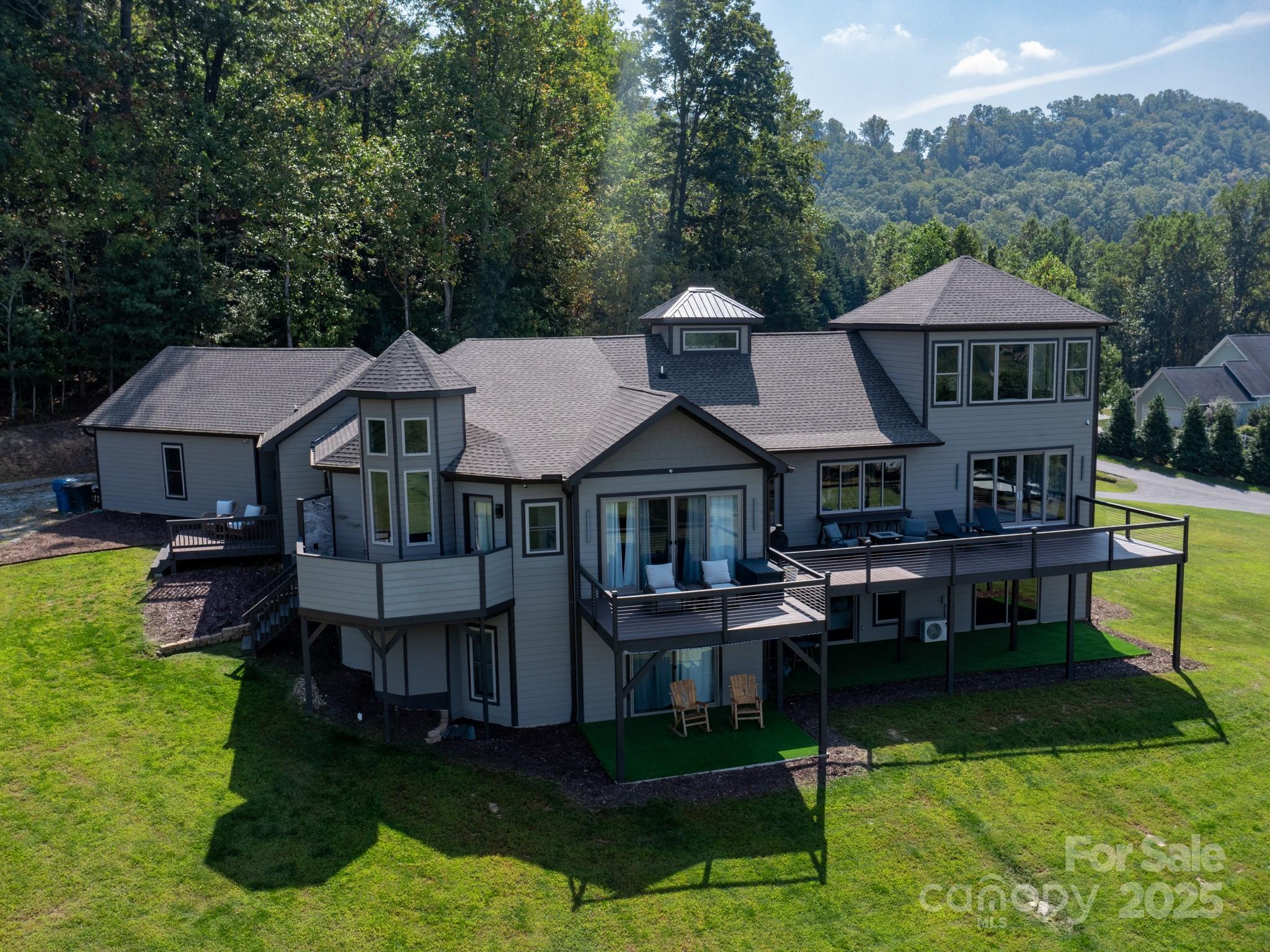 639 Byers Cove Road — Hendersonville