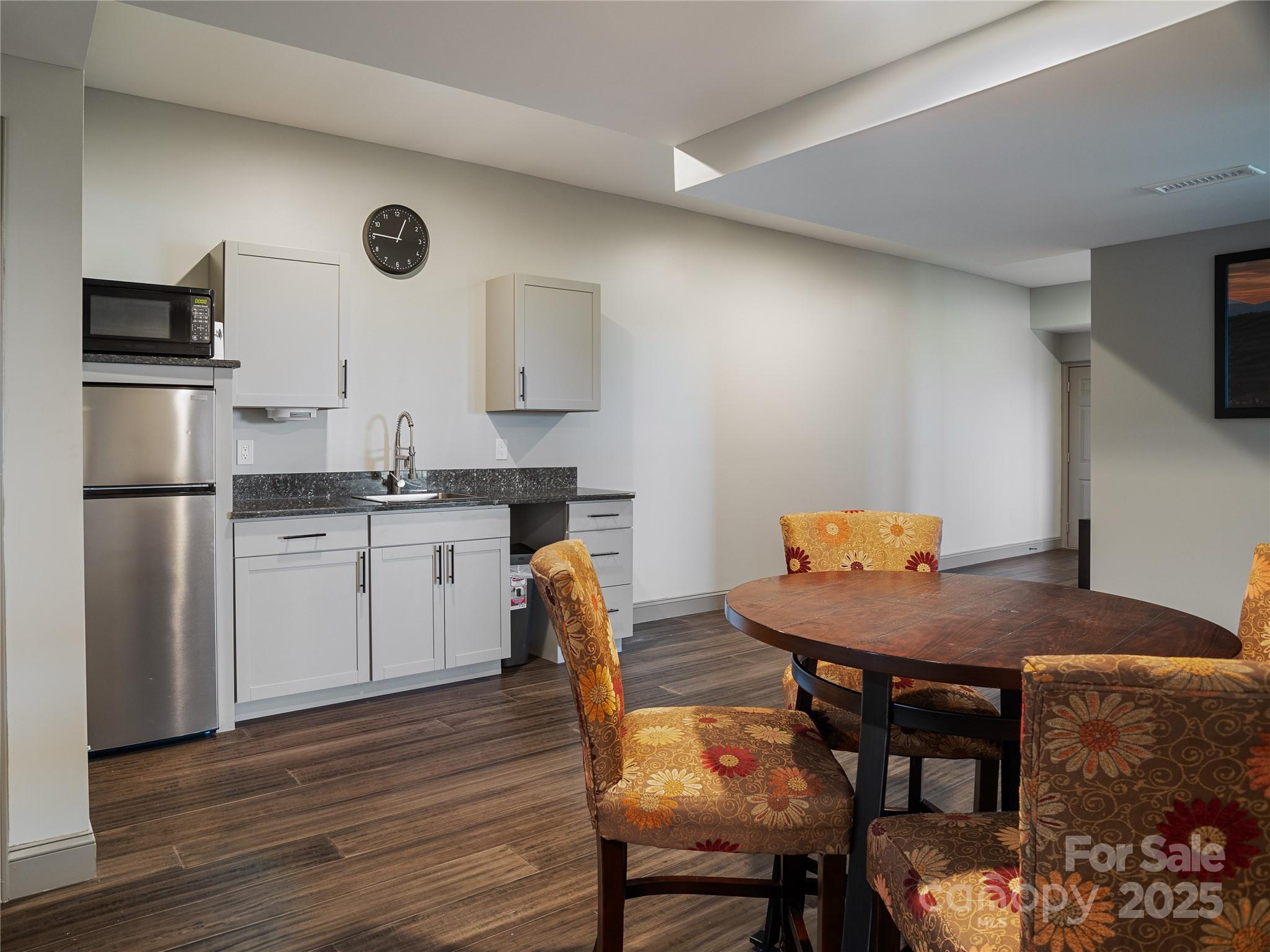 639 Byers Cove Road — Hendersonville