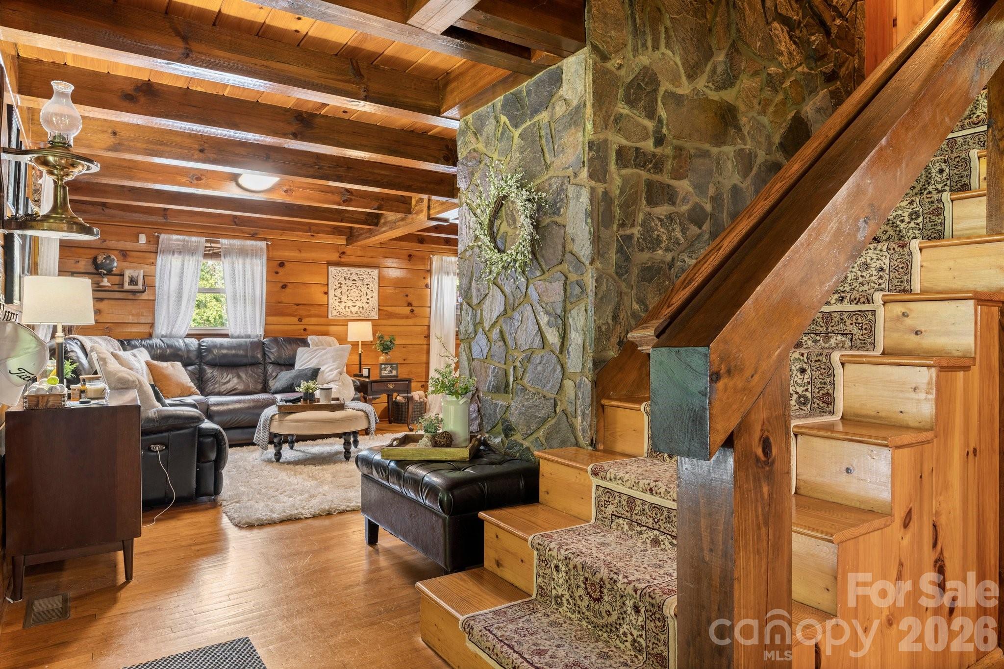 61 Honeycutt Lane — Nebo