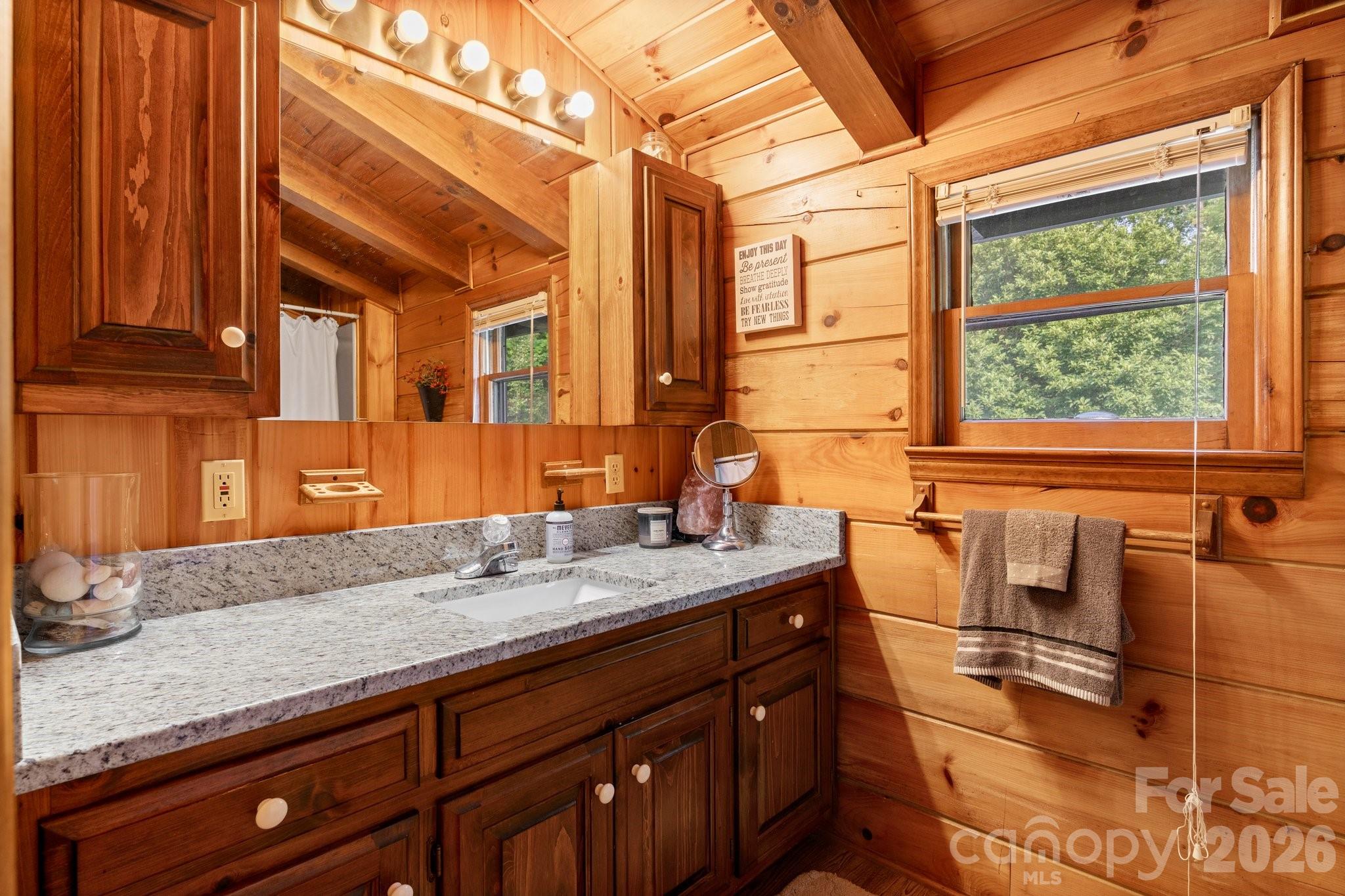 61 Honeycutt Lane — Nebo