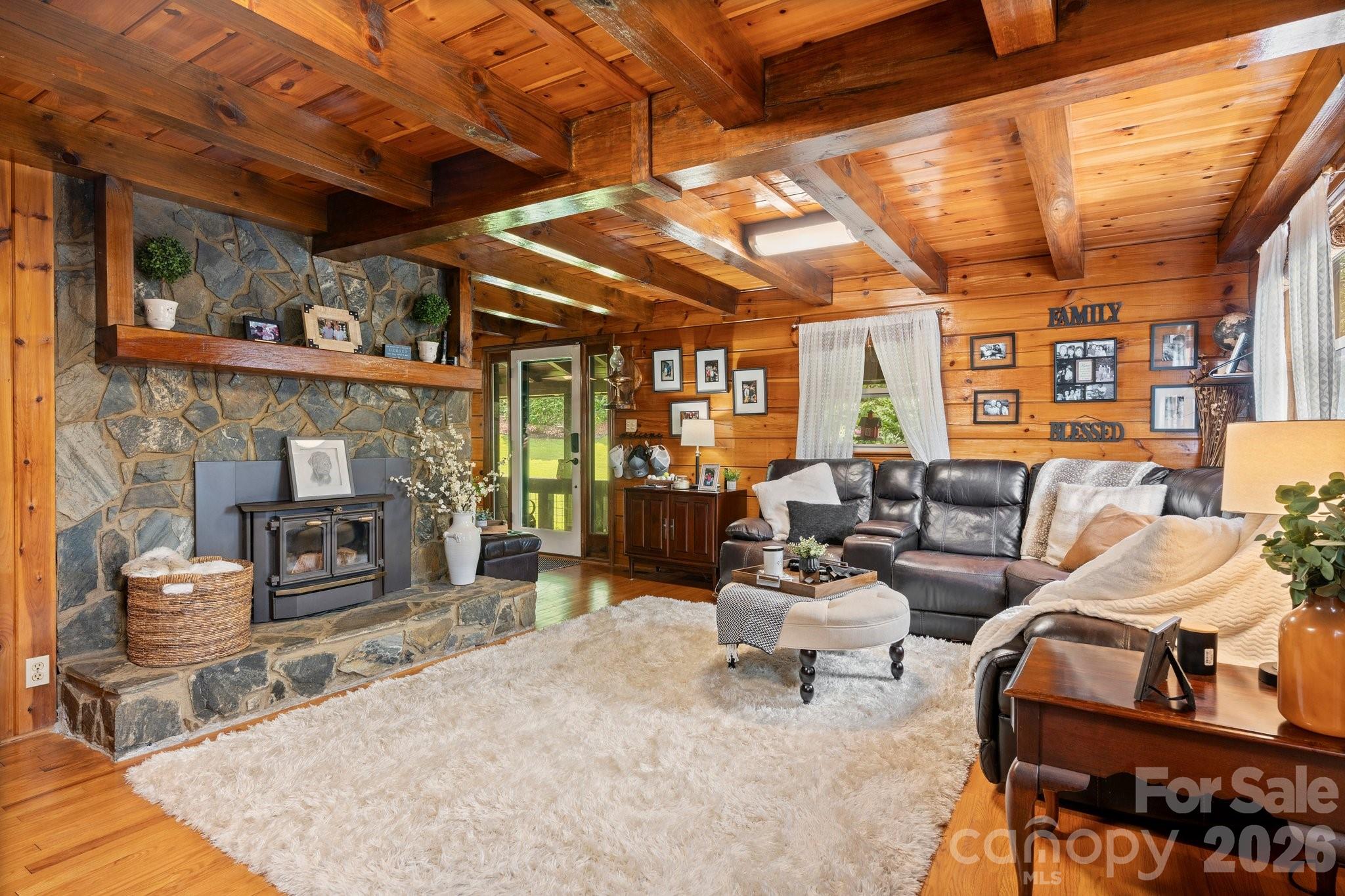 61 Honeycutt Lane — Nebo