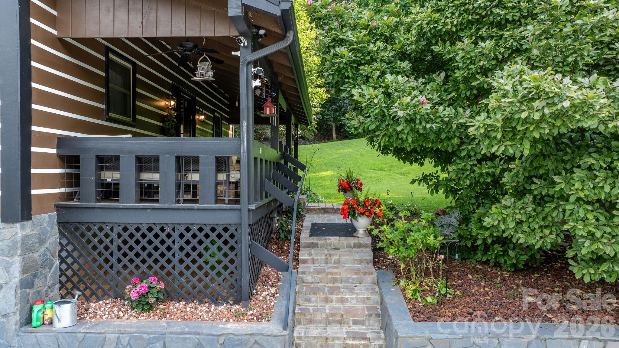 61 Honeycutt Lane — Nebo
