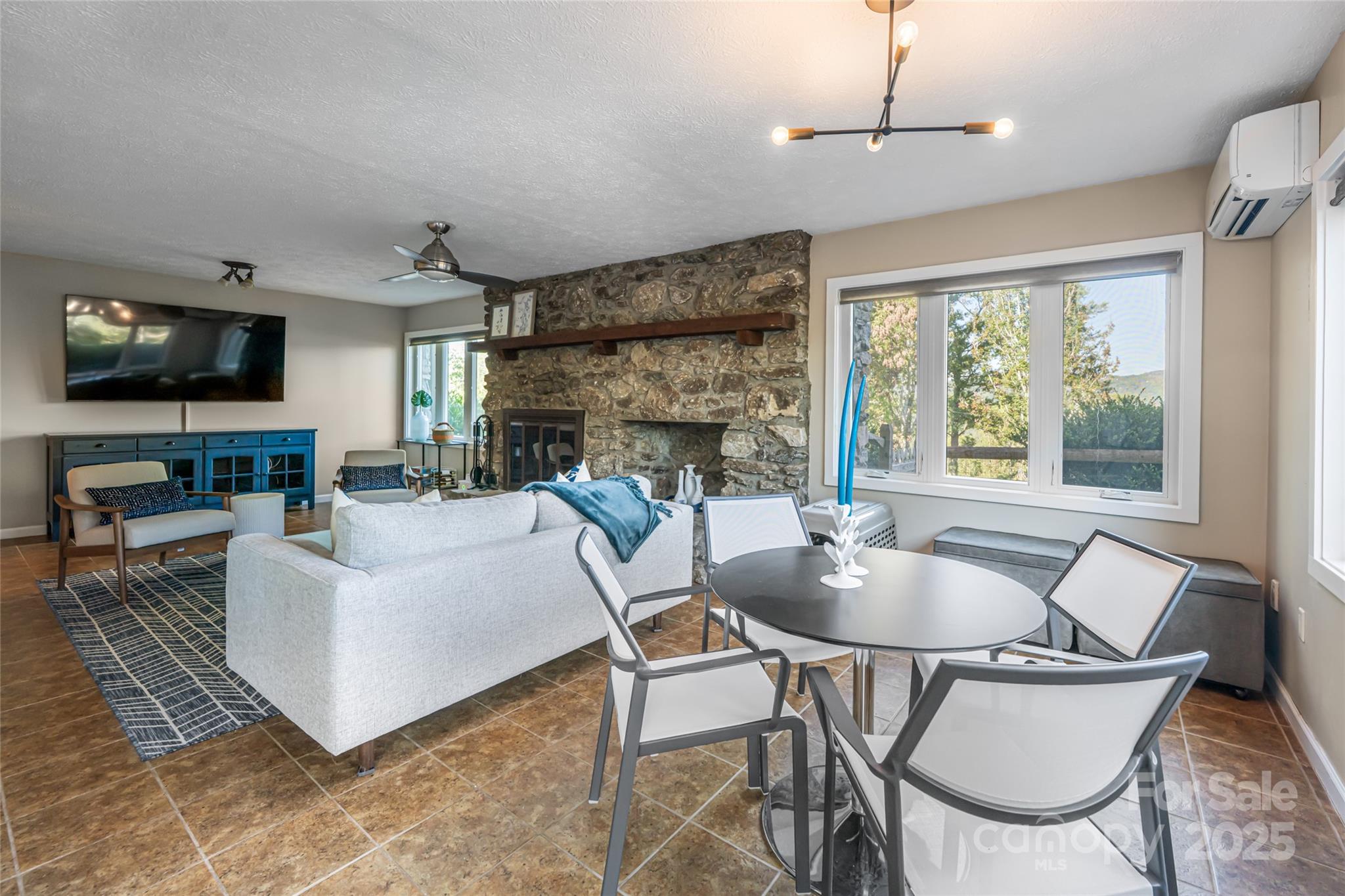 79 Horizon Hill Road — Asheville