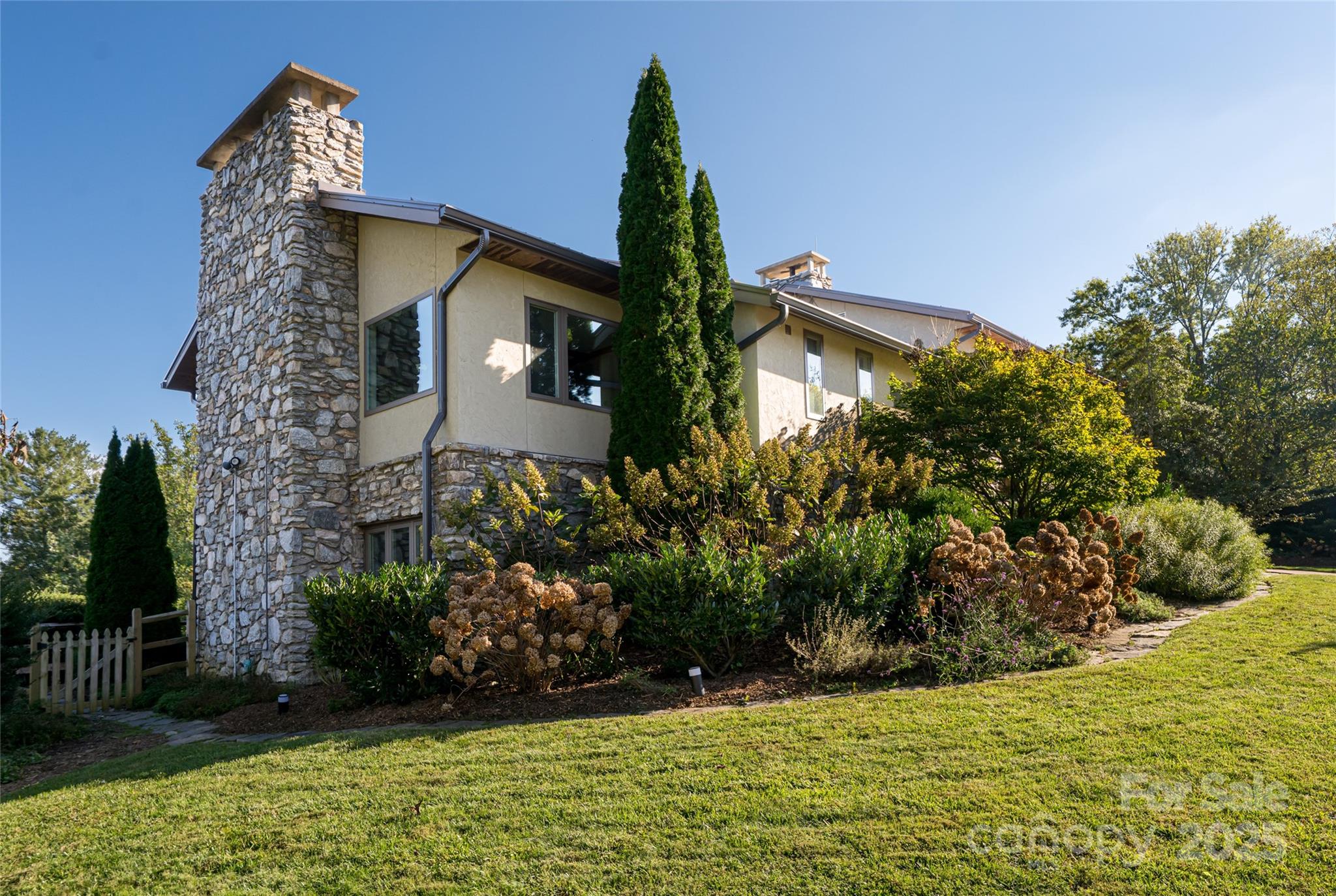 79 Horizon Hill Road — Asheville