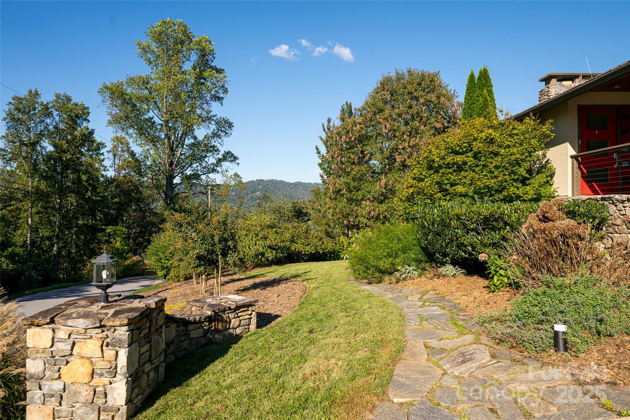 79 Horizon Hill Road — Asheville