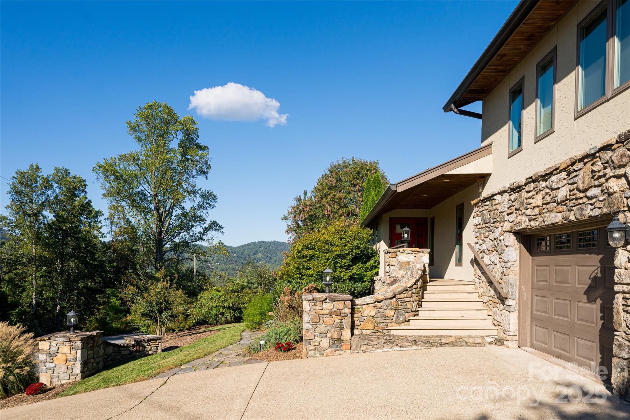 79 Horizon Hill Road — Asheville