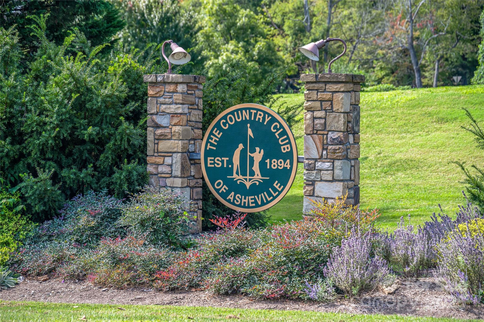 92 Senator Reynolds Road — Asheville