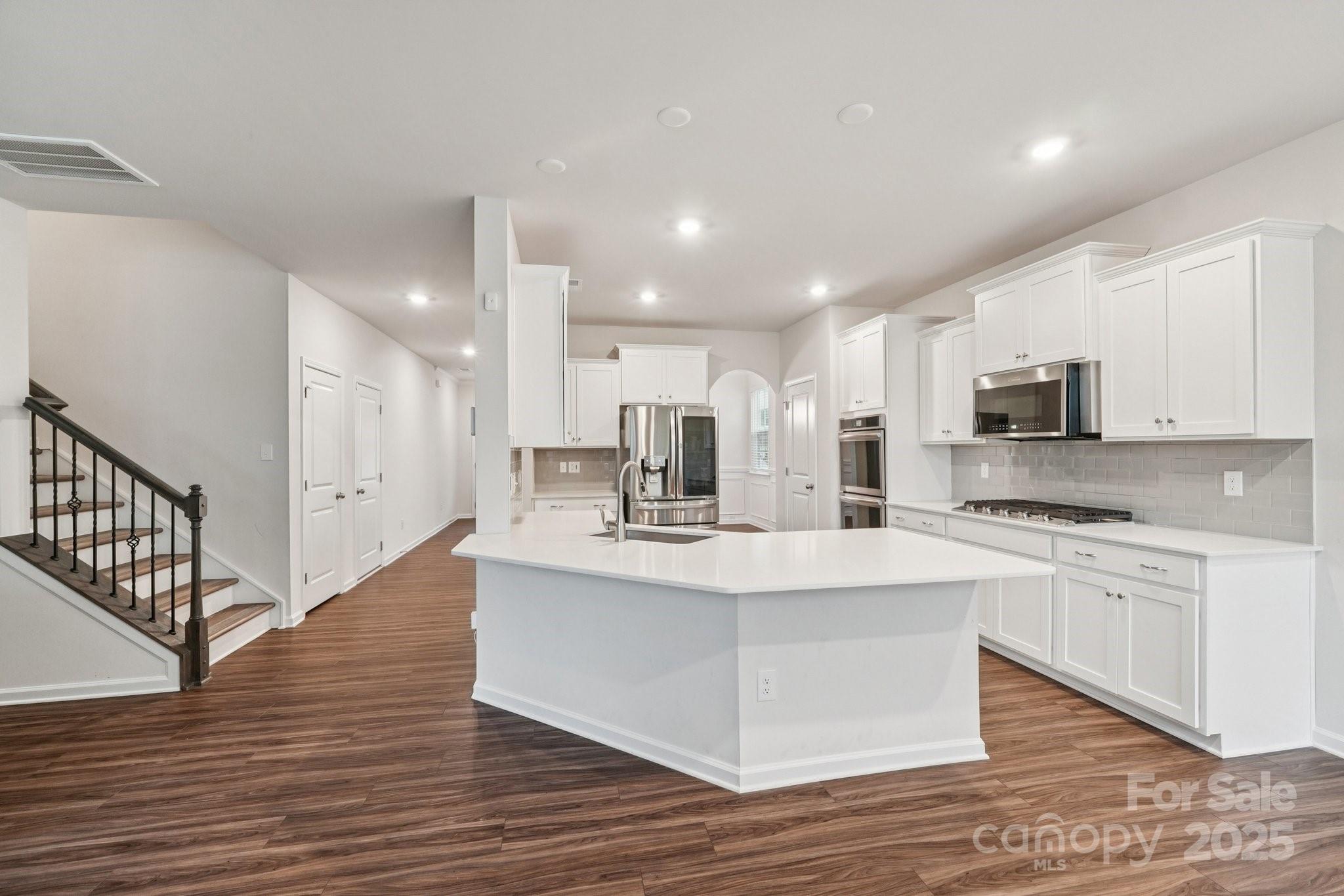 299 Hamptons Cove Road — Troutman