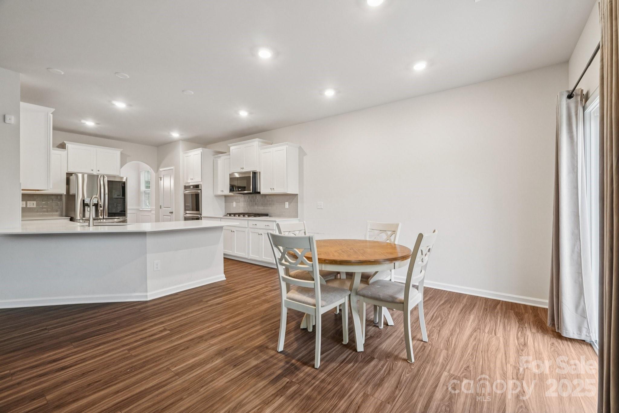 299 Hamptons Cove Road — Troutman