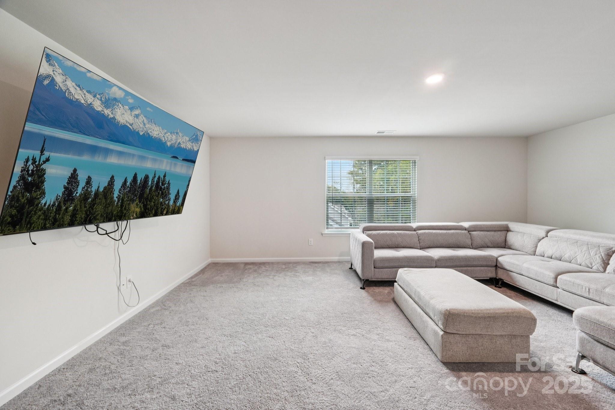 299 Hamptons Cove Road — Troutman
