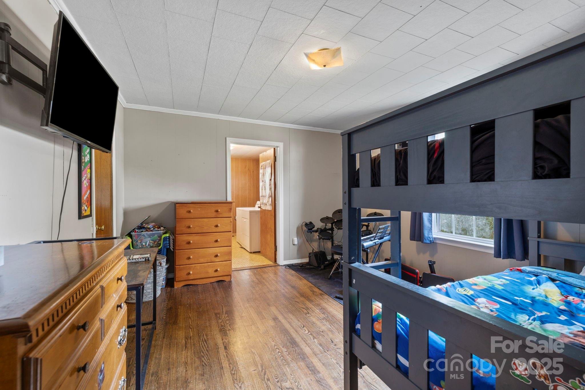 187 Oakridge Drive — Forest City