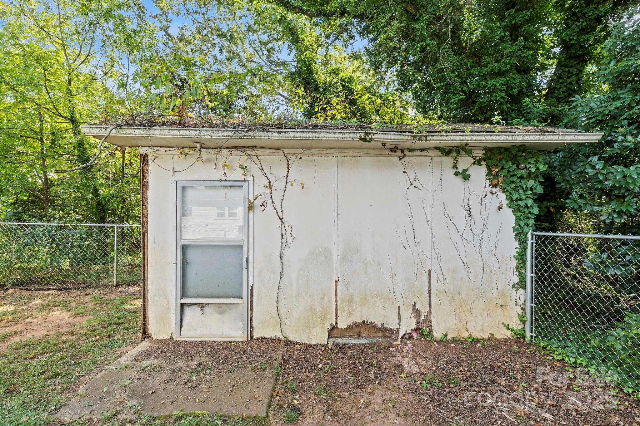 187 Oakridge Drive — Forest City