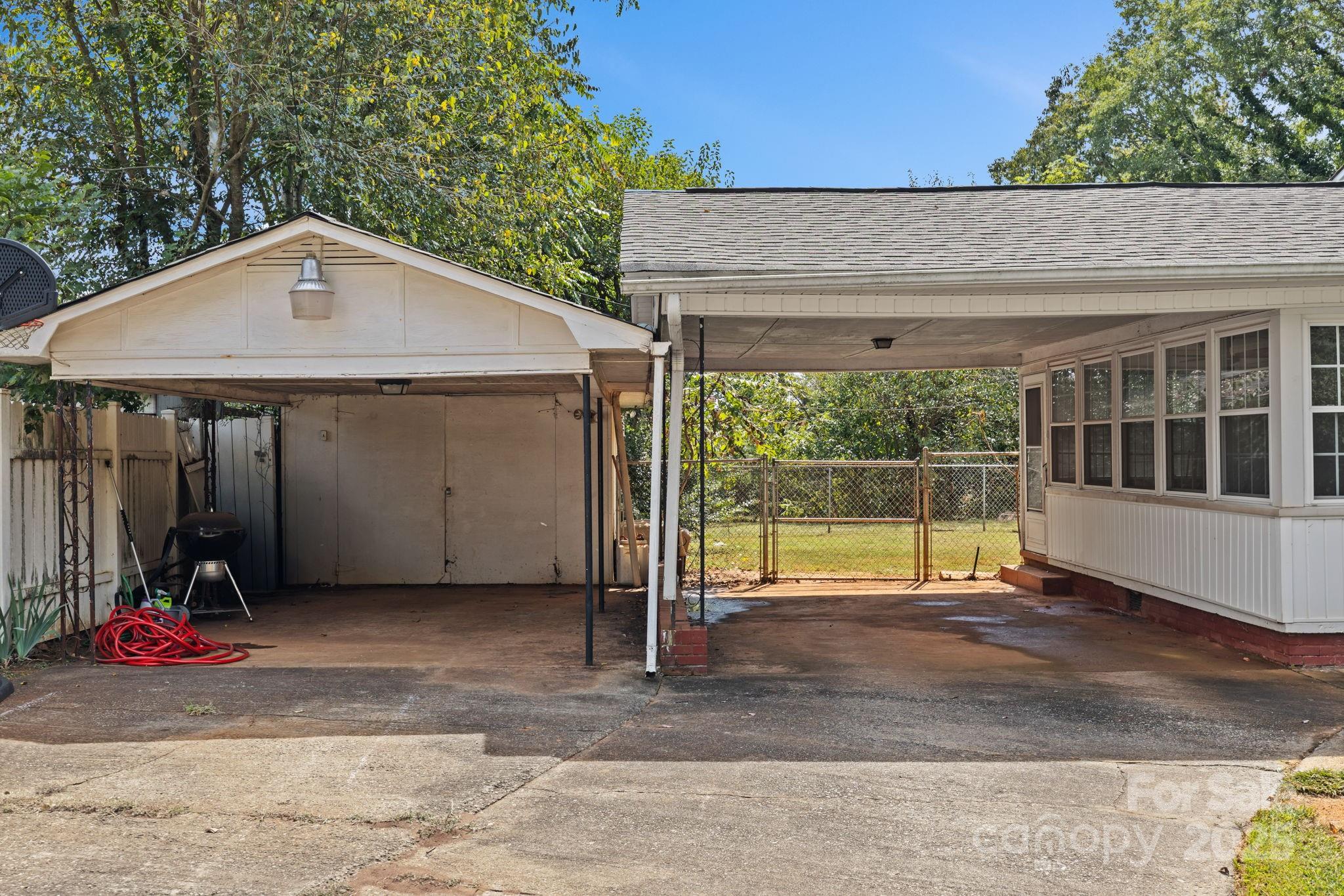 187 Oakridge Drive — Forest City