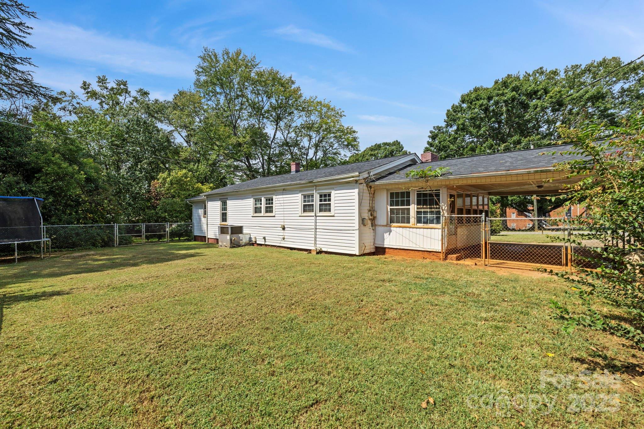 187 Oakridge Drive — Forest City