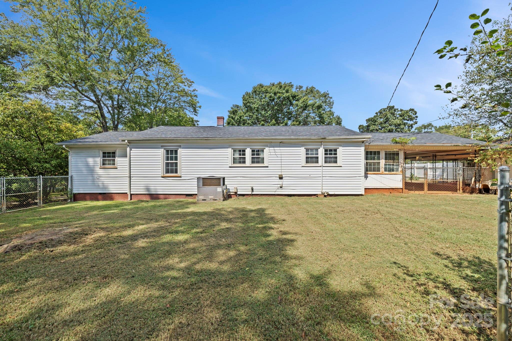 187 Oakridge Drive — Forest City