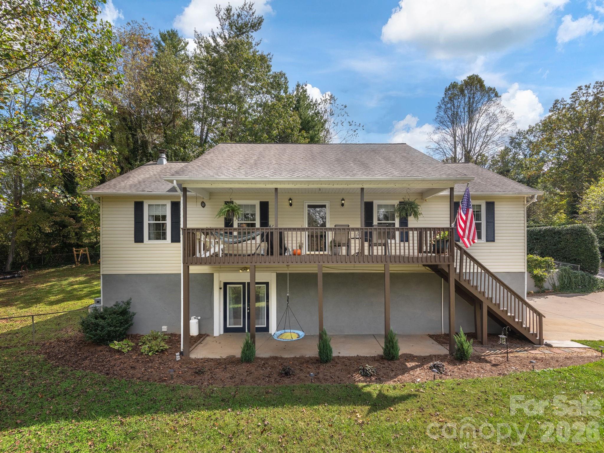61 Blue Ridge Acres Road — Asheville