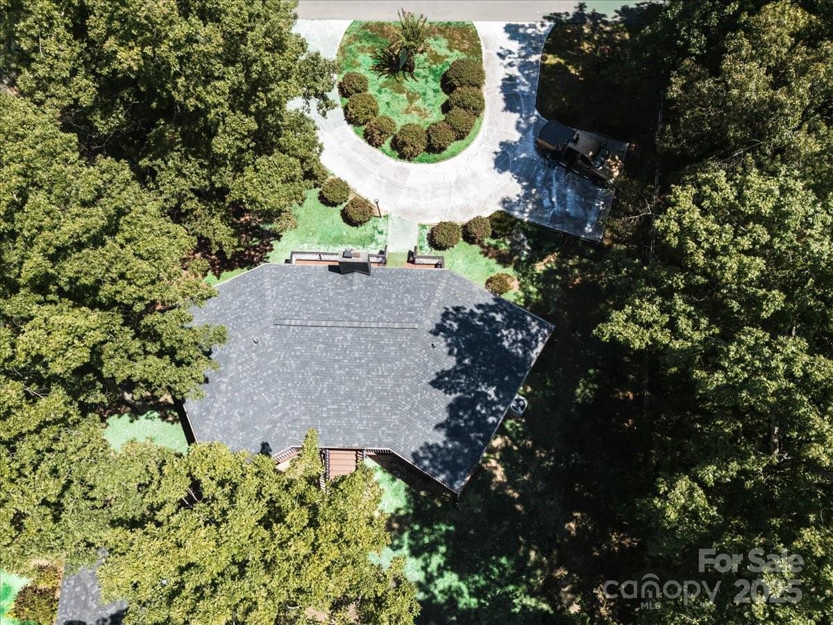 200 Lakeview Road — Albemarle