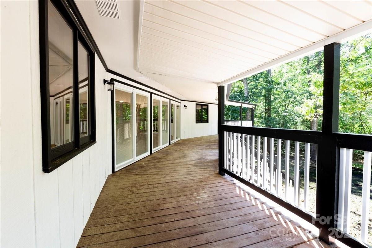 200 Lakeview Road — Albemarle