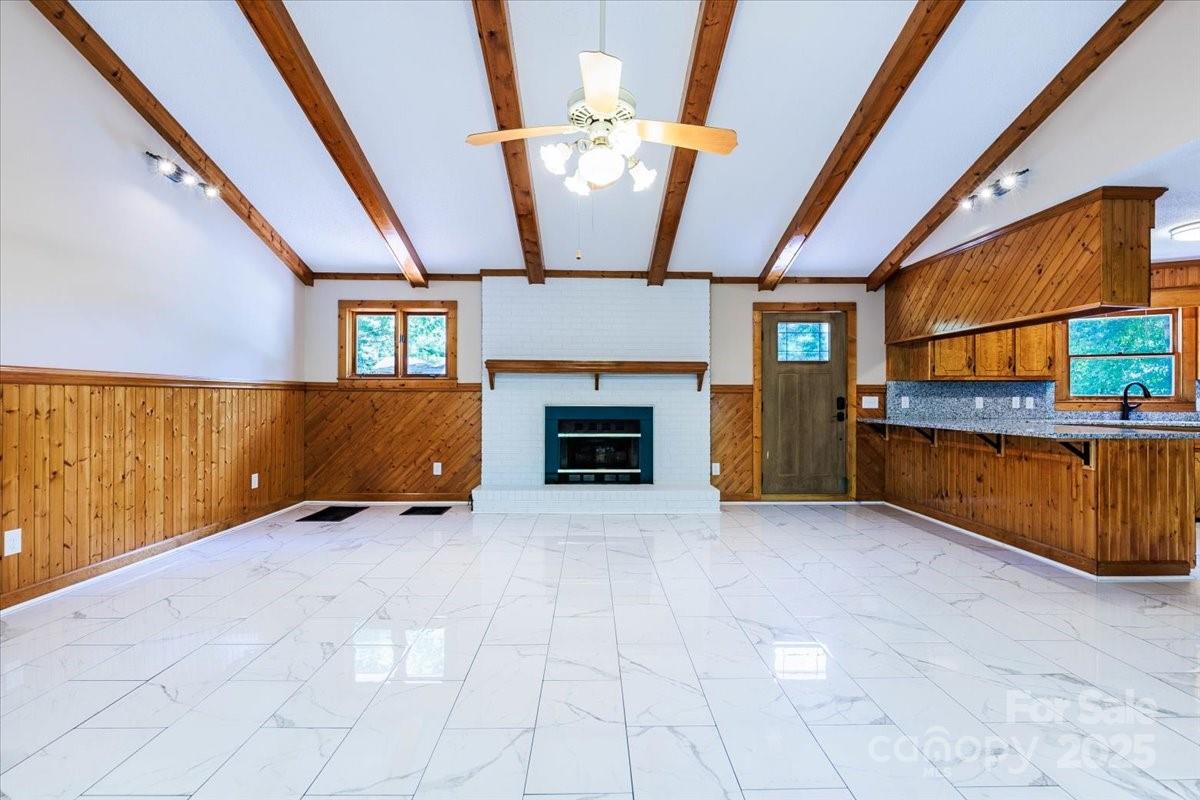 200 Lakeview Road — Albemarle