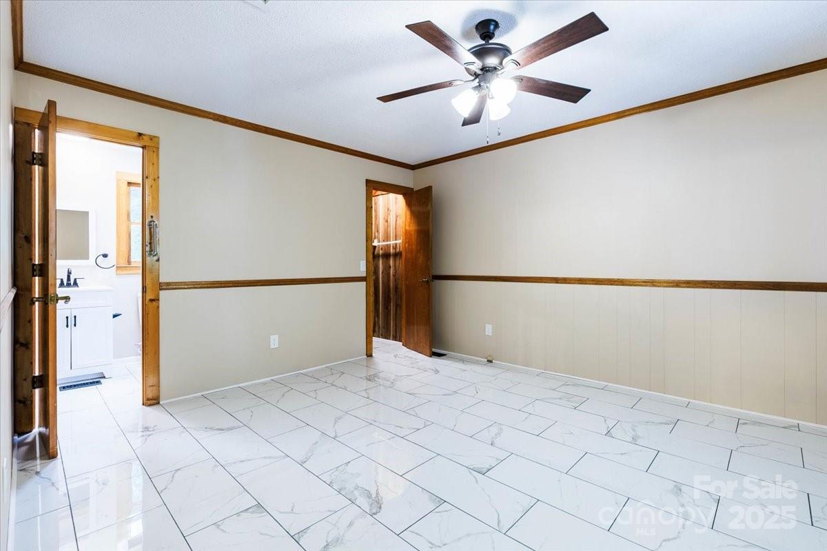 200 Lakeview Road — Albemarle