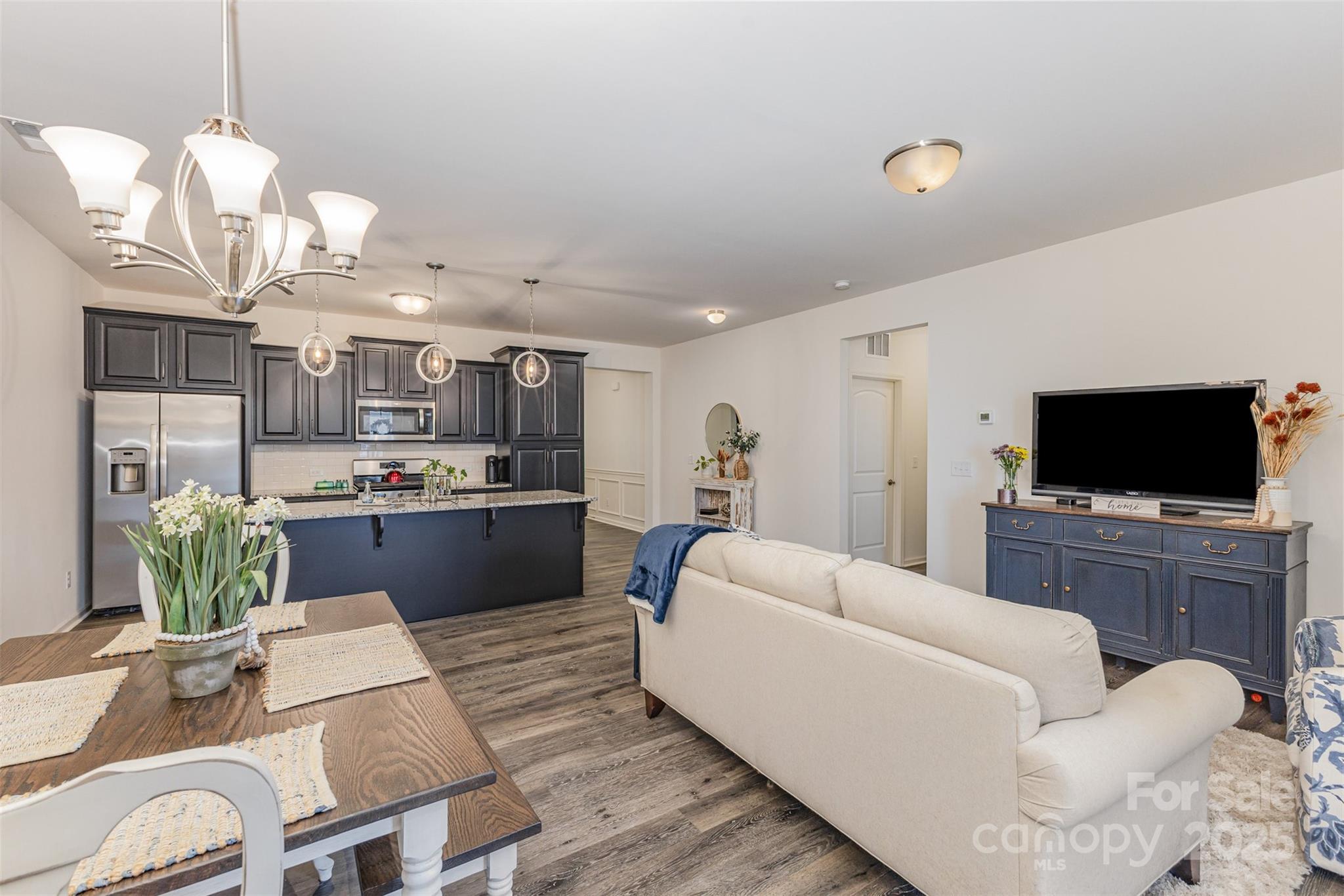 50113 Robins Nest Lane — Lancaster