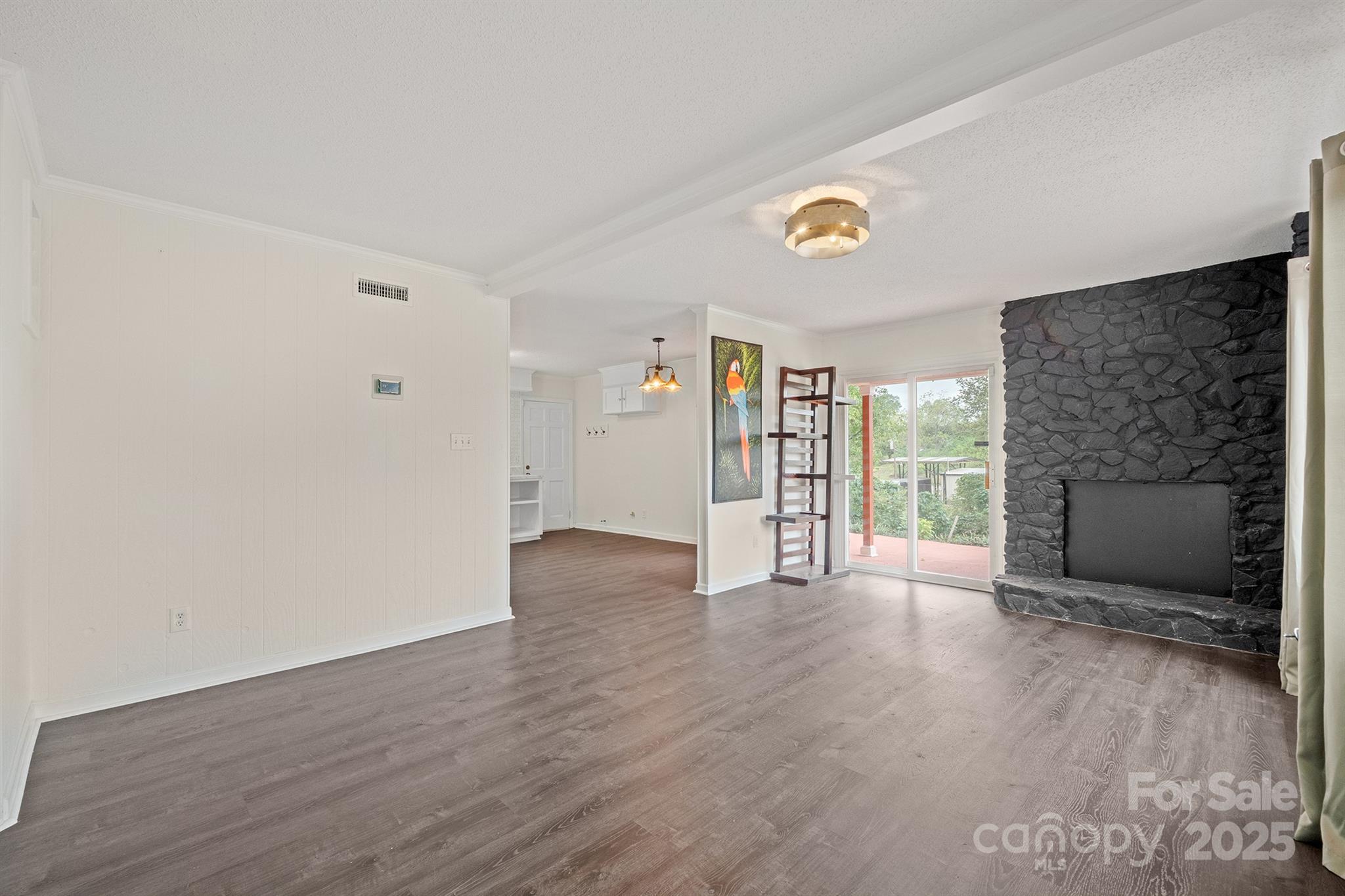 801 N Grove Street — Lincolnton