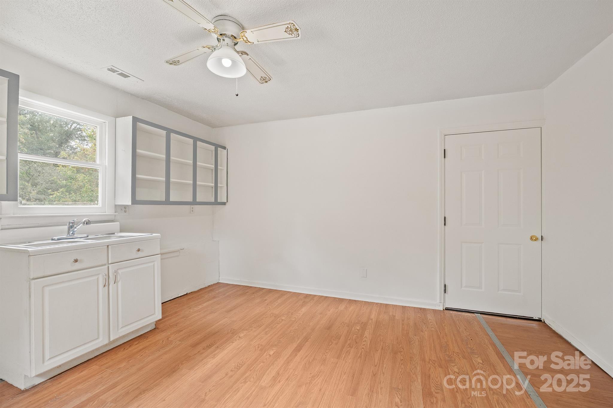 801 N Grove Street — Lincolnton