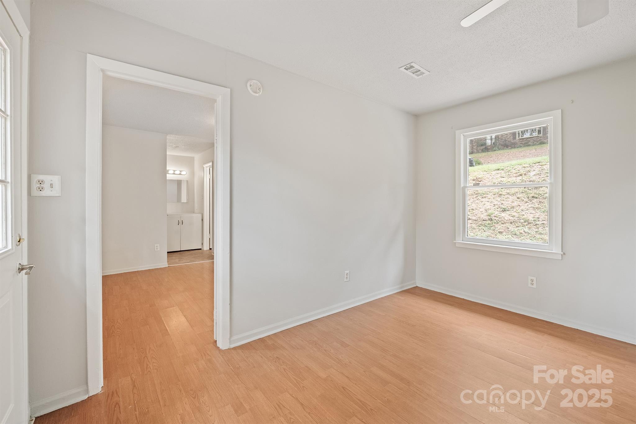 801 N Grove Street — Lincolnton