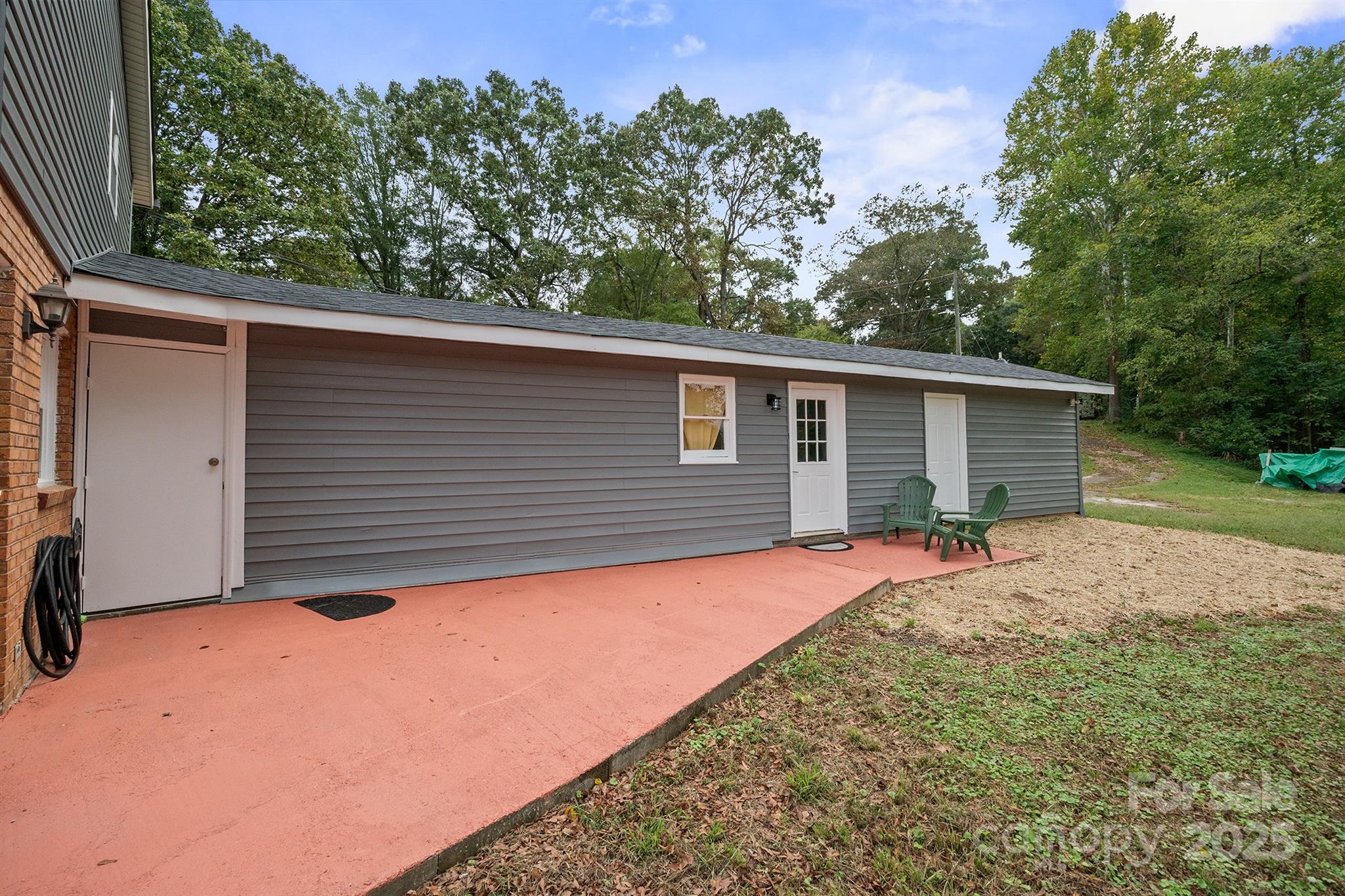 801 N Grove Street — Lincolnton