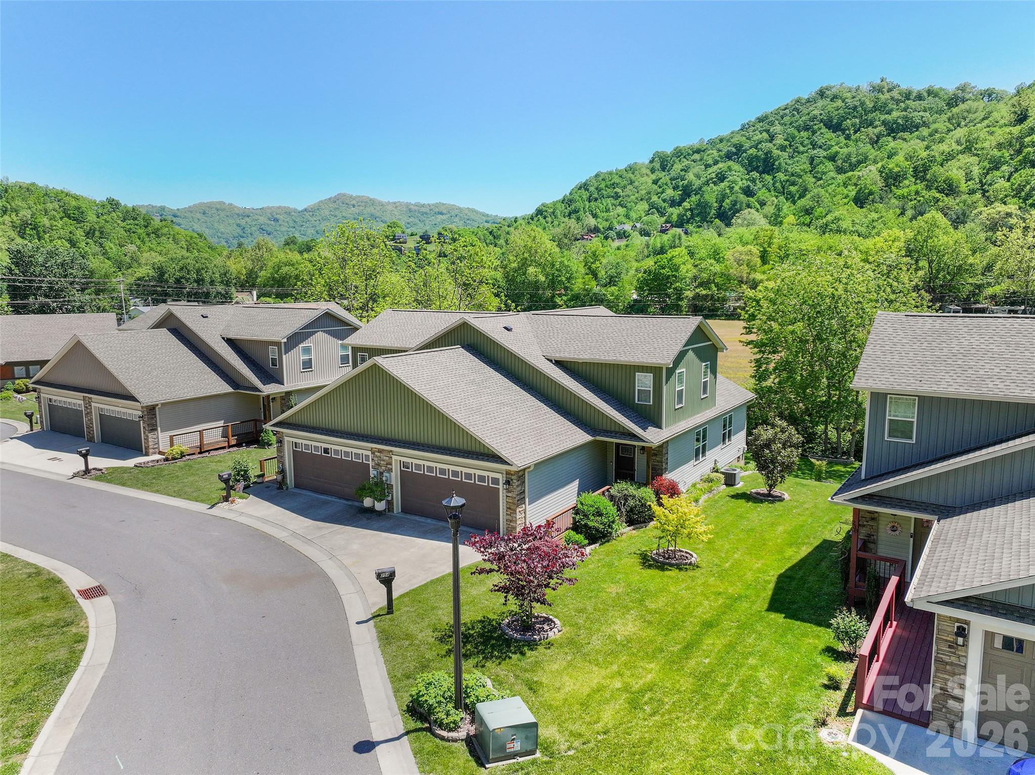 254 February Lane — Waynesville