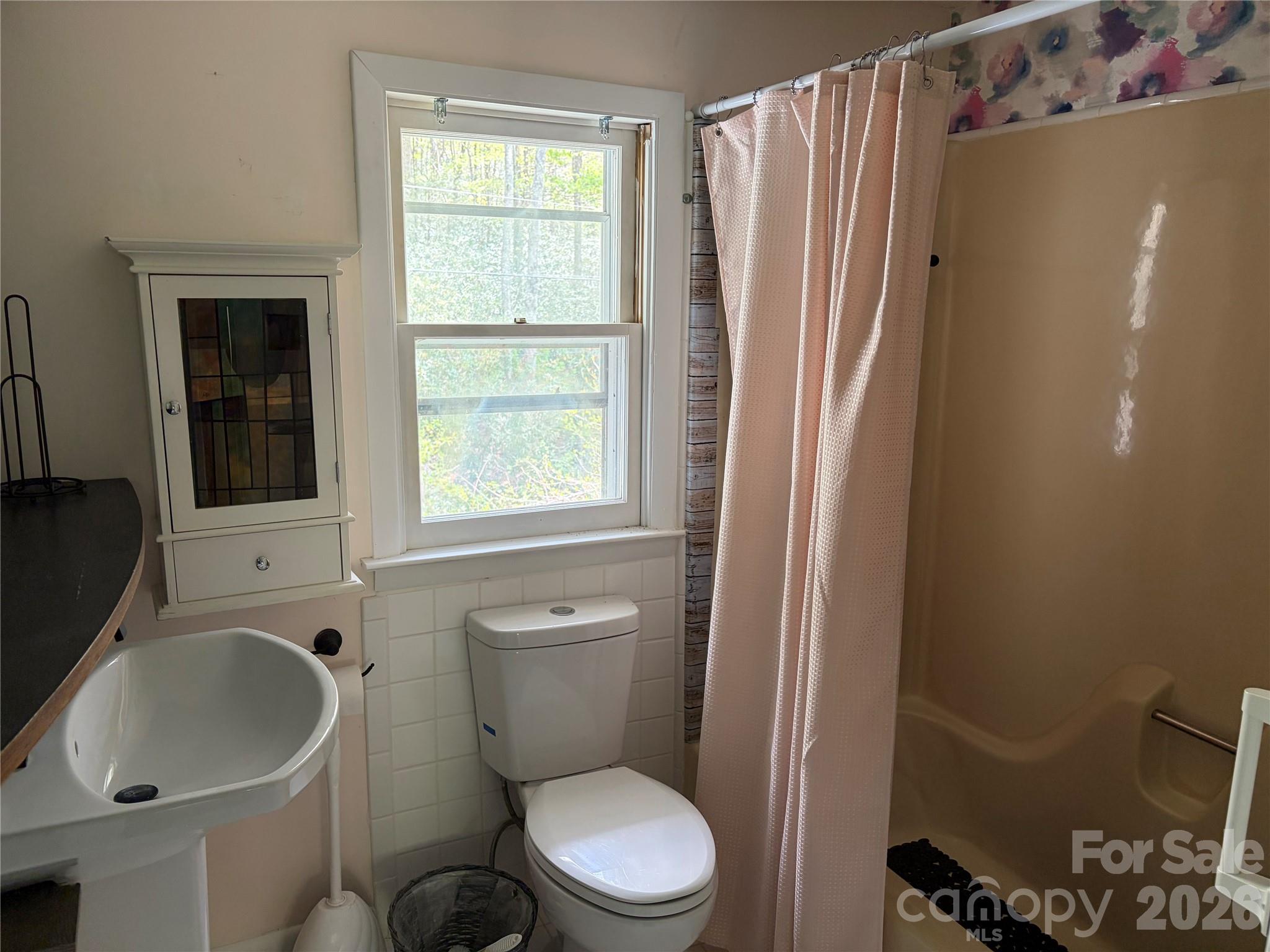 524 Clear Creek Road — Burnsville