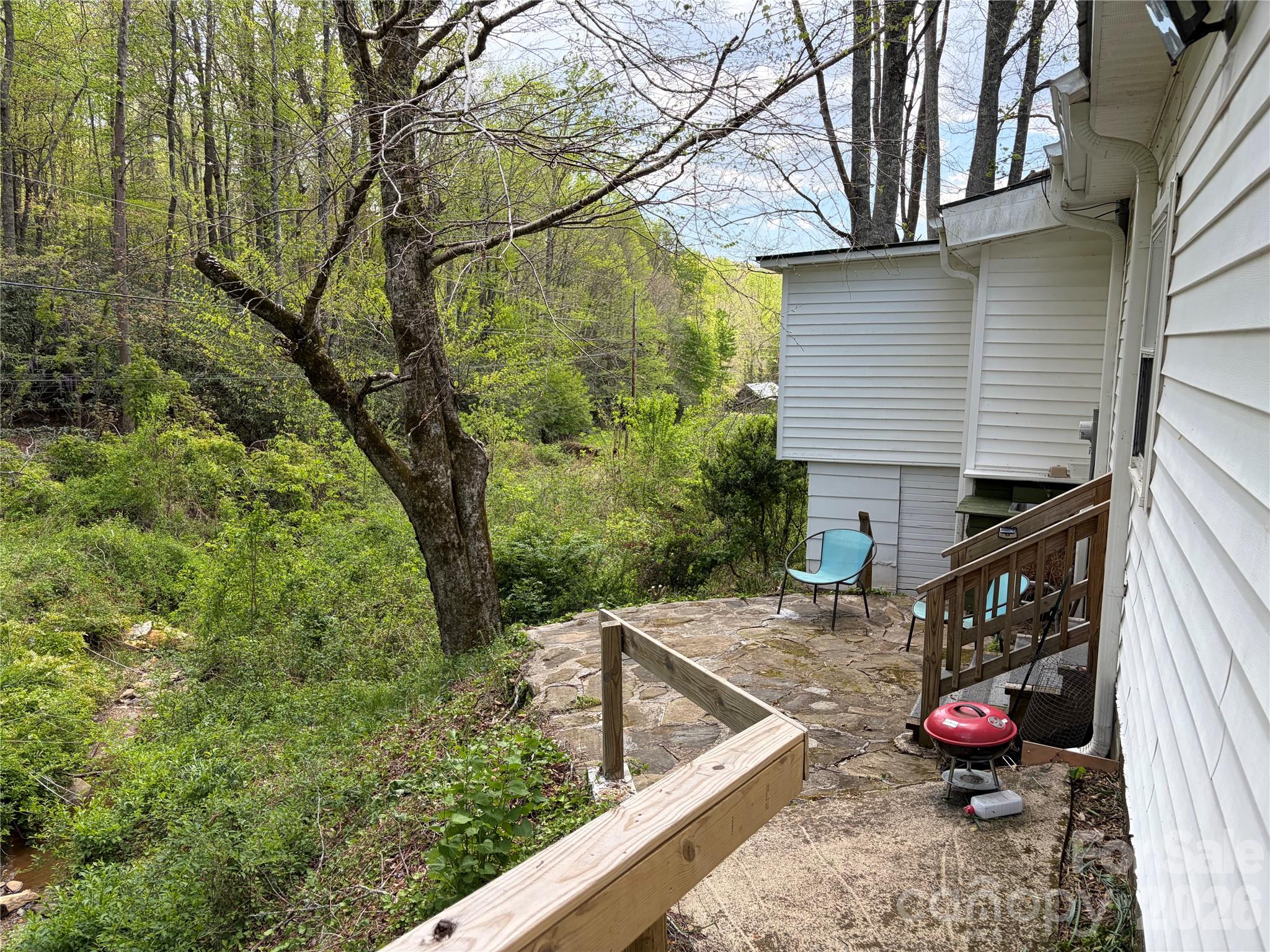 524 Clear Creek Road — Burnsville