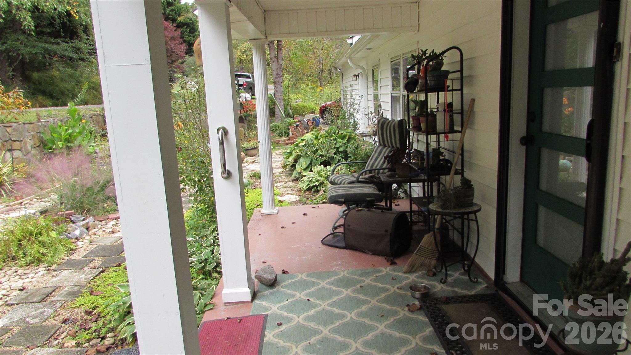 524 Clear Creek Road — Burnsville
