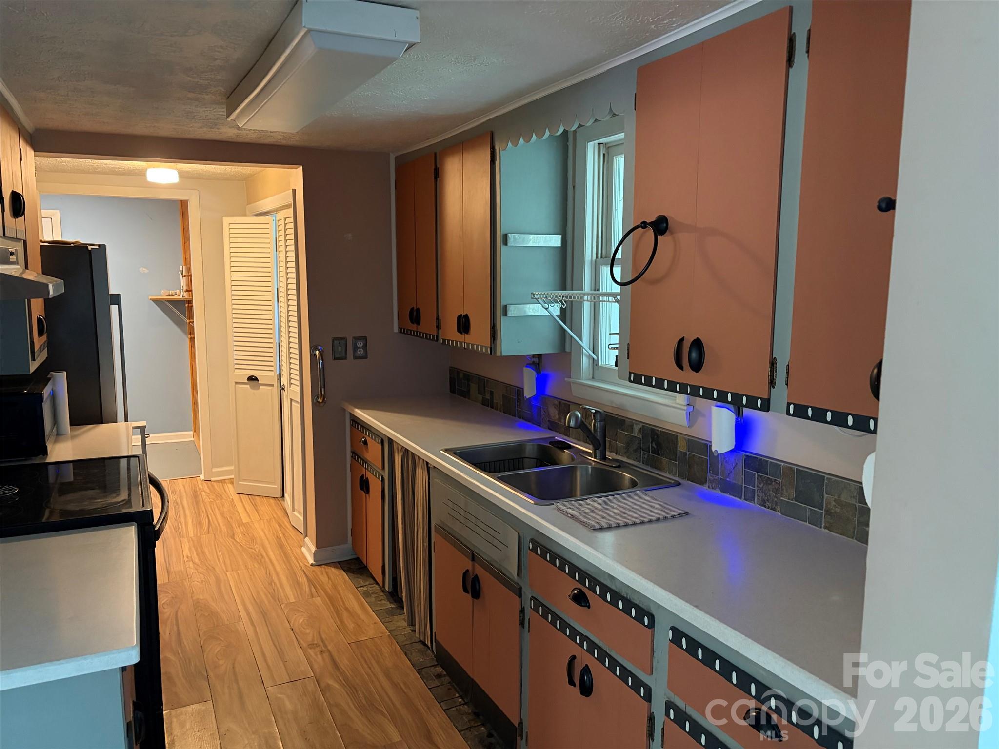 524 Clear Creek Road — Burnsville